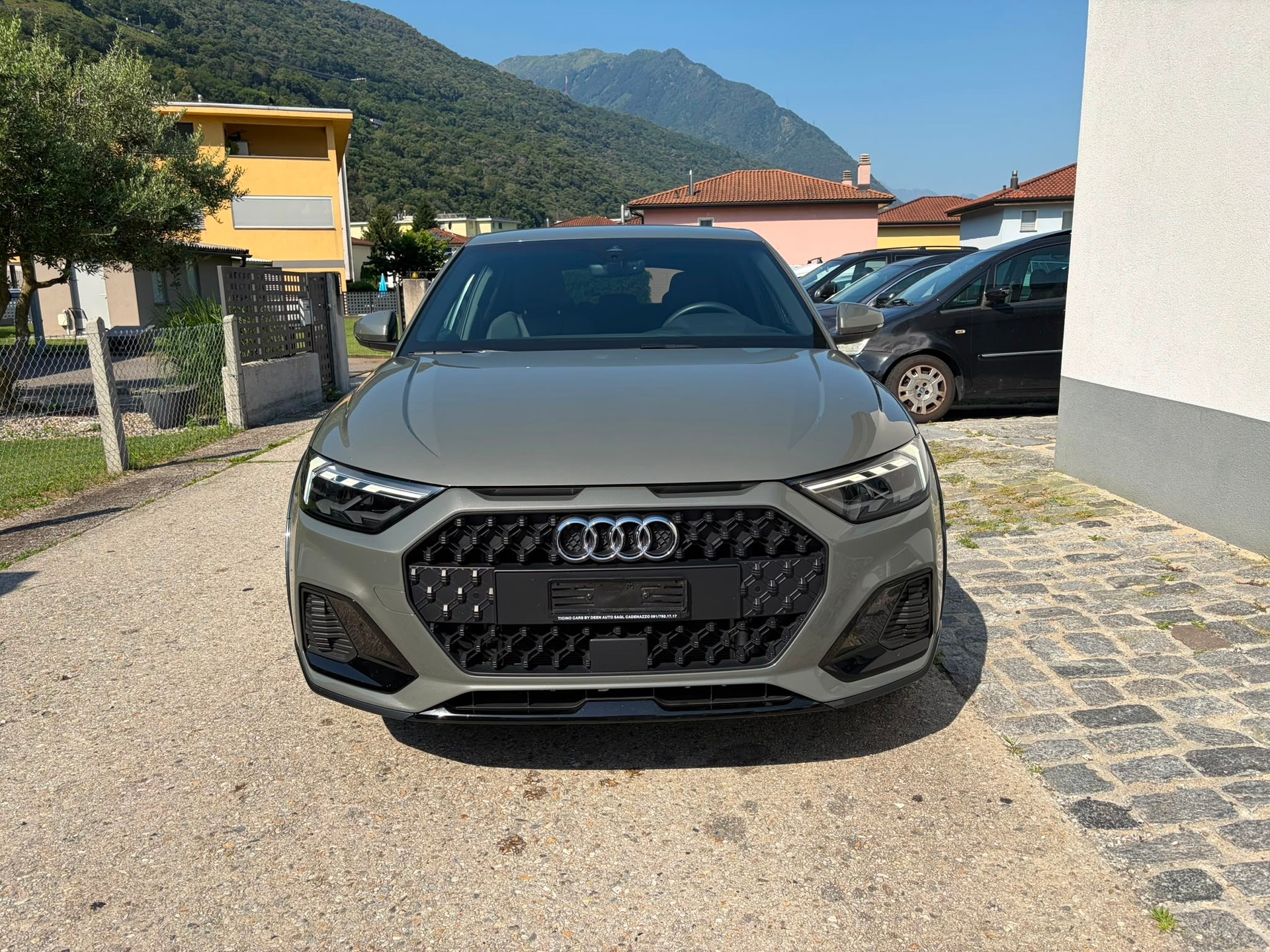 AUDI A1 allstreet 30 TFSI S-tronic S-Line-image-4