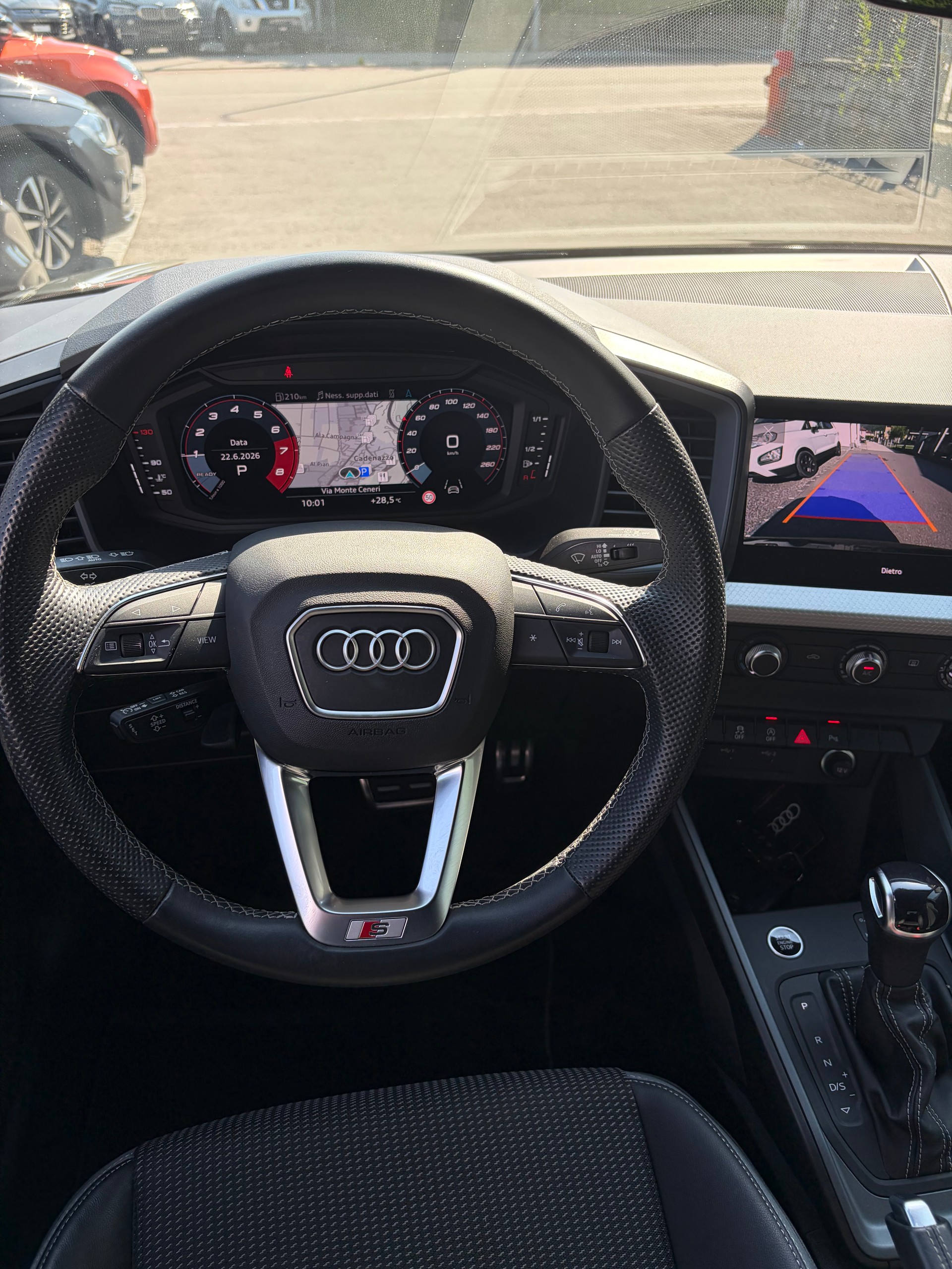 AUDI A1 allstreet 30 TFSI S-tronic S-Line-image-12