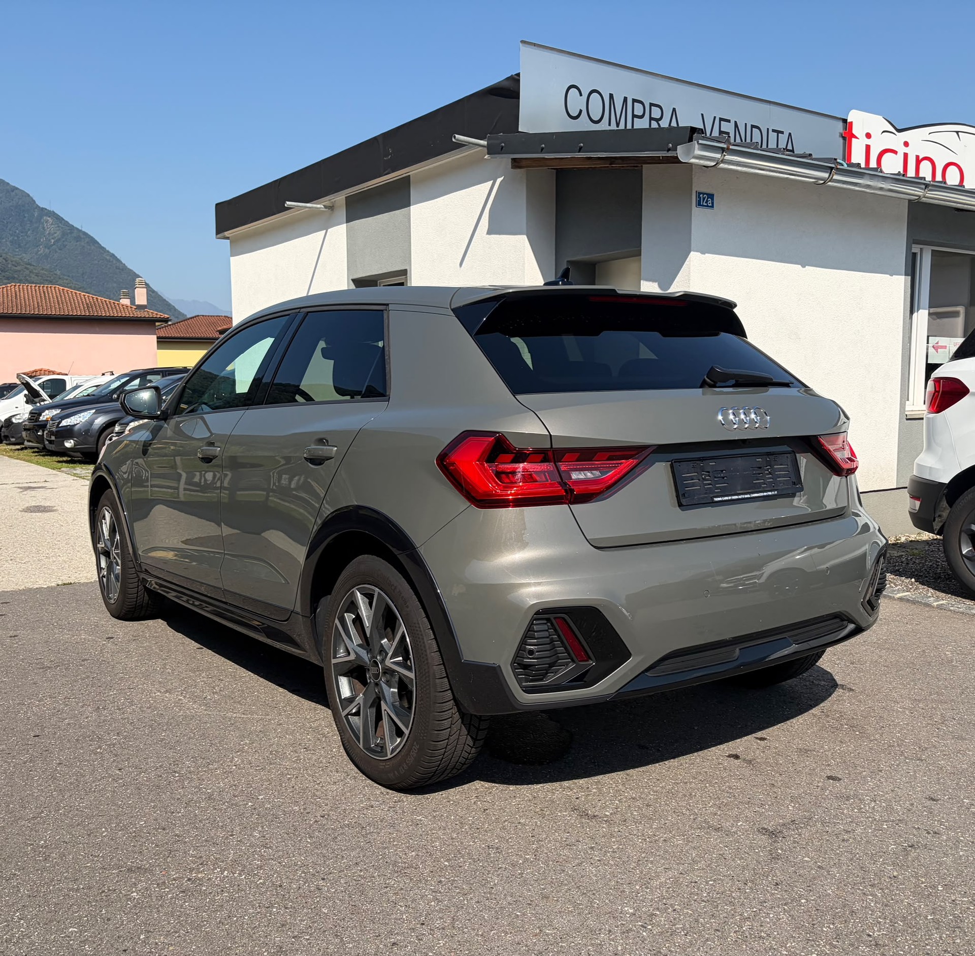 AUDI A1 allstreet 30 TFSI S-tronic S-Line-image-2
