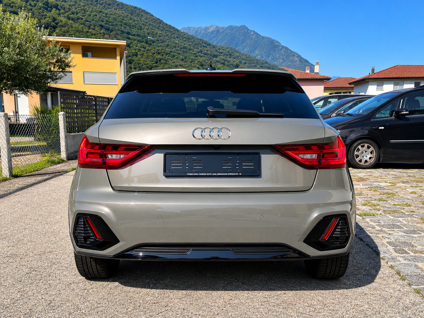 AUDI A1 allstreet 30 TFSI S-tronic S-Line-image-5