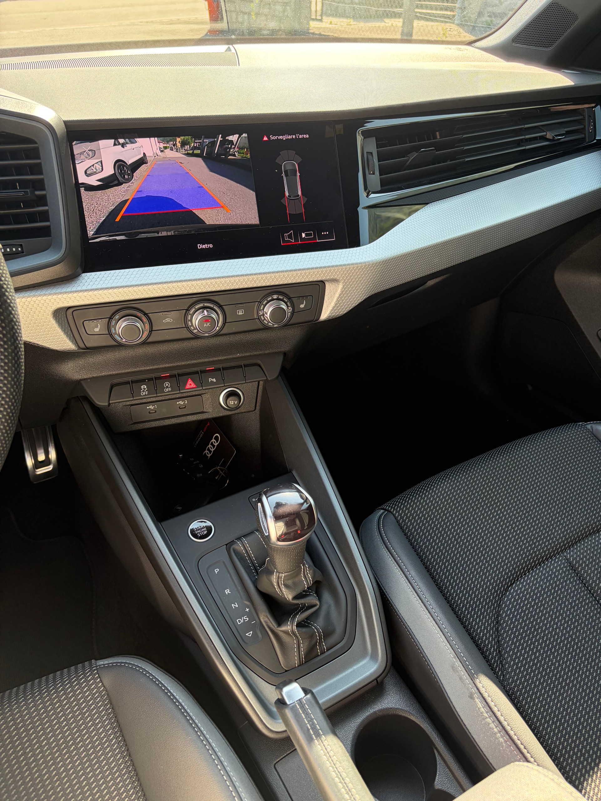 AUDI A1 allstreet 30 TFSI S-tronic S-Line-image-13