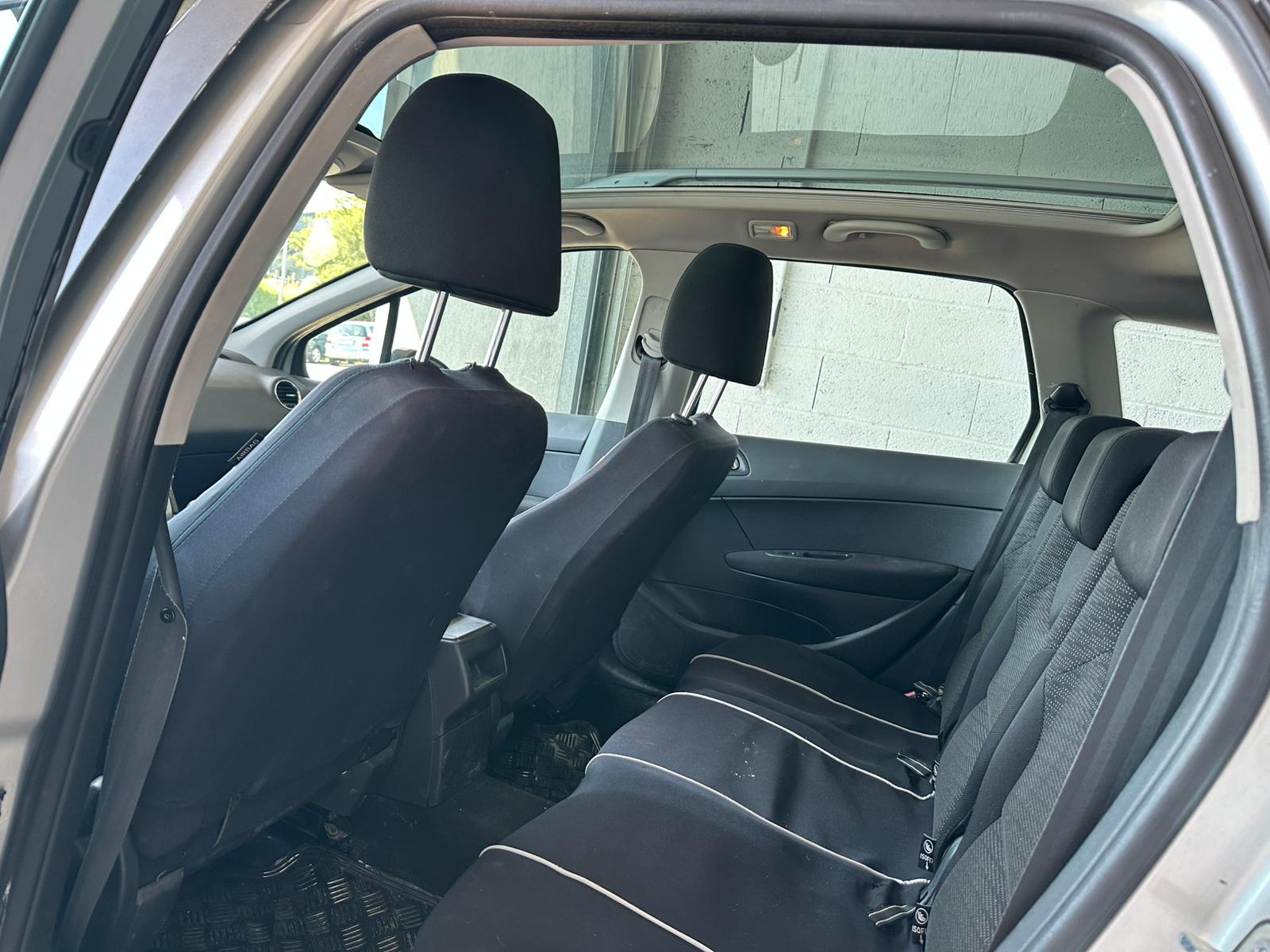 PEUGEOT 308 SW 1.6 HDI Business-image-7