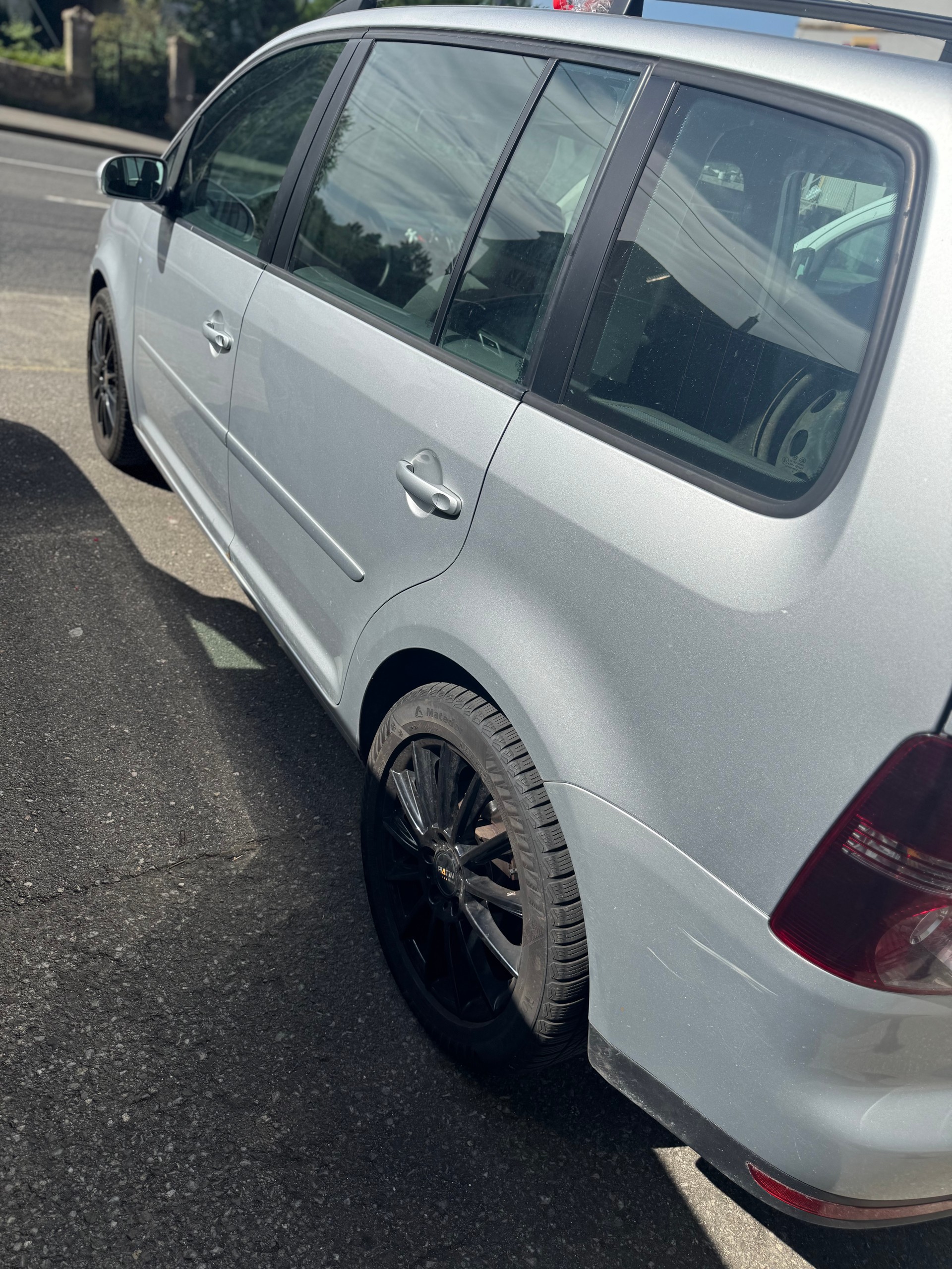 VW TOURAN-image-3
