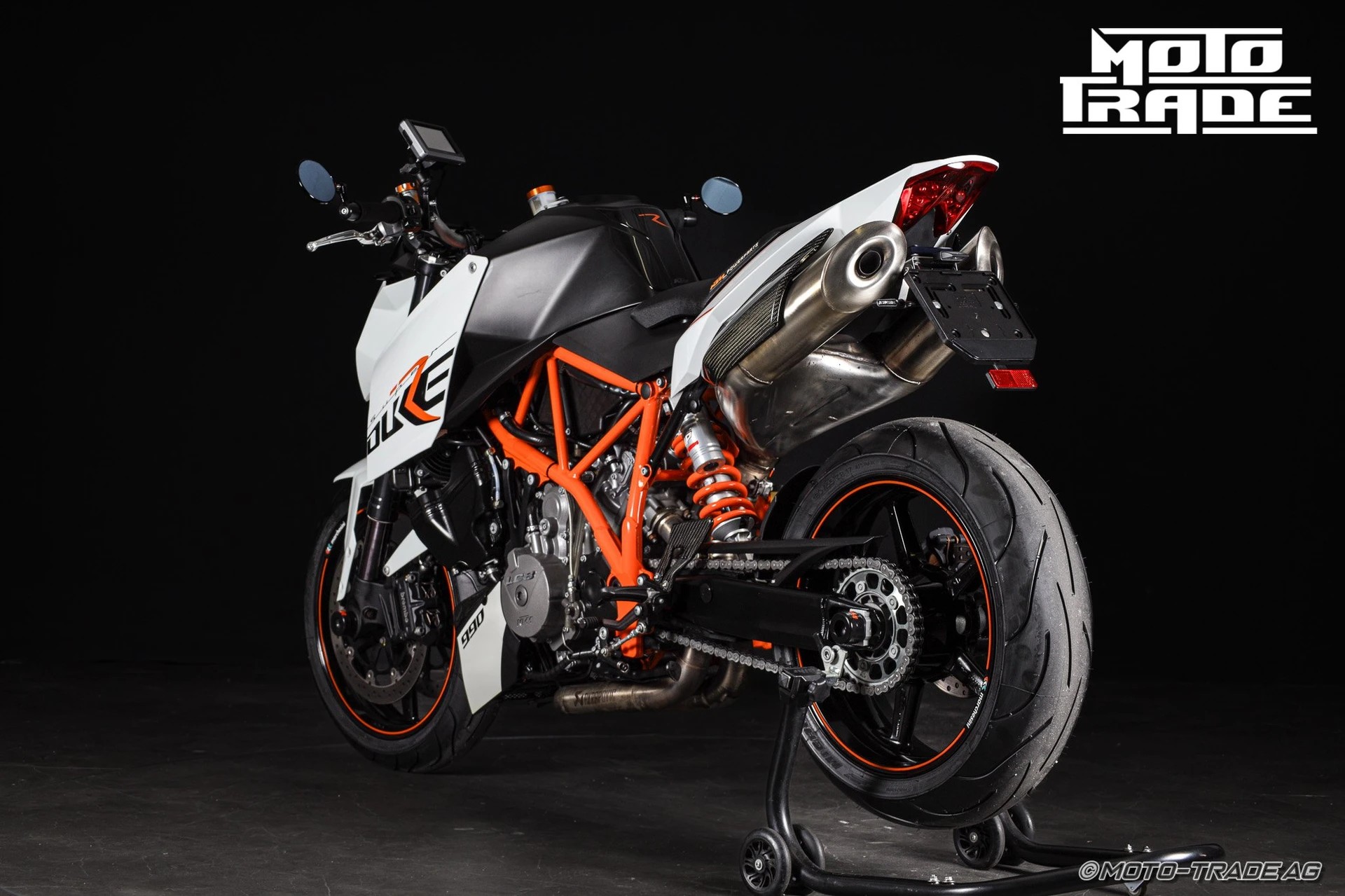 KTM 990 Super Duke R-showroom-element-3