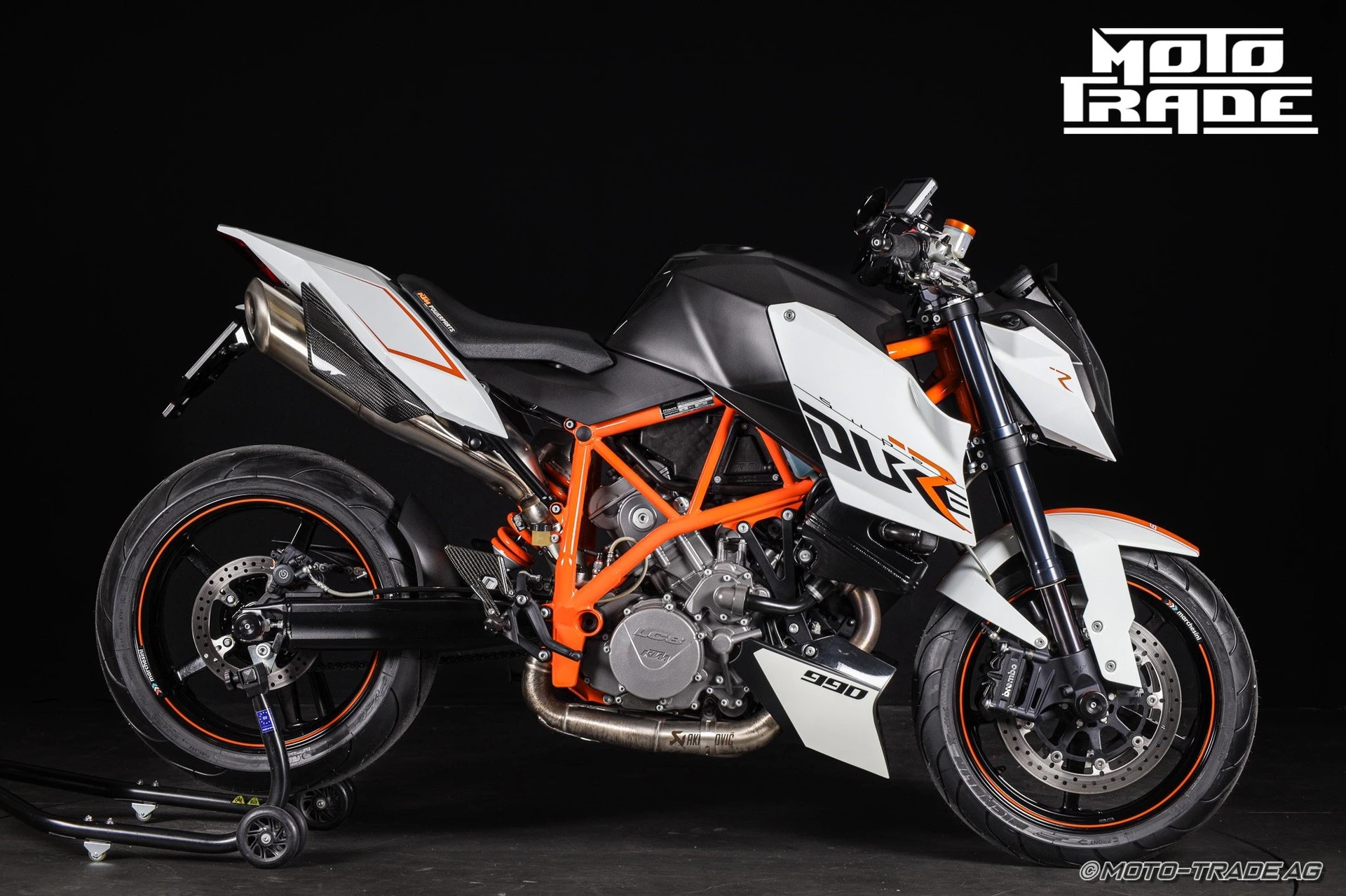 KTM 990 Super Duke R-showroom-element-1
