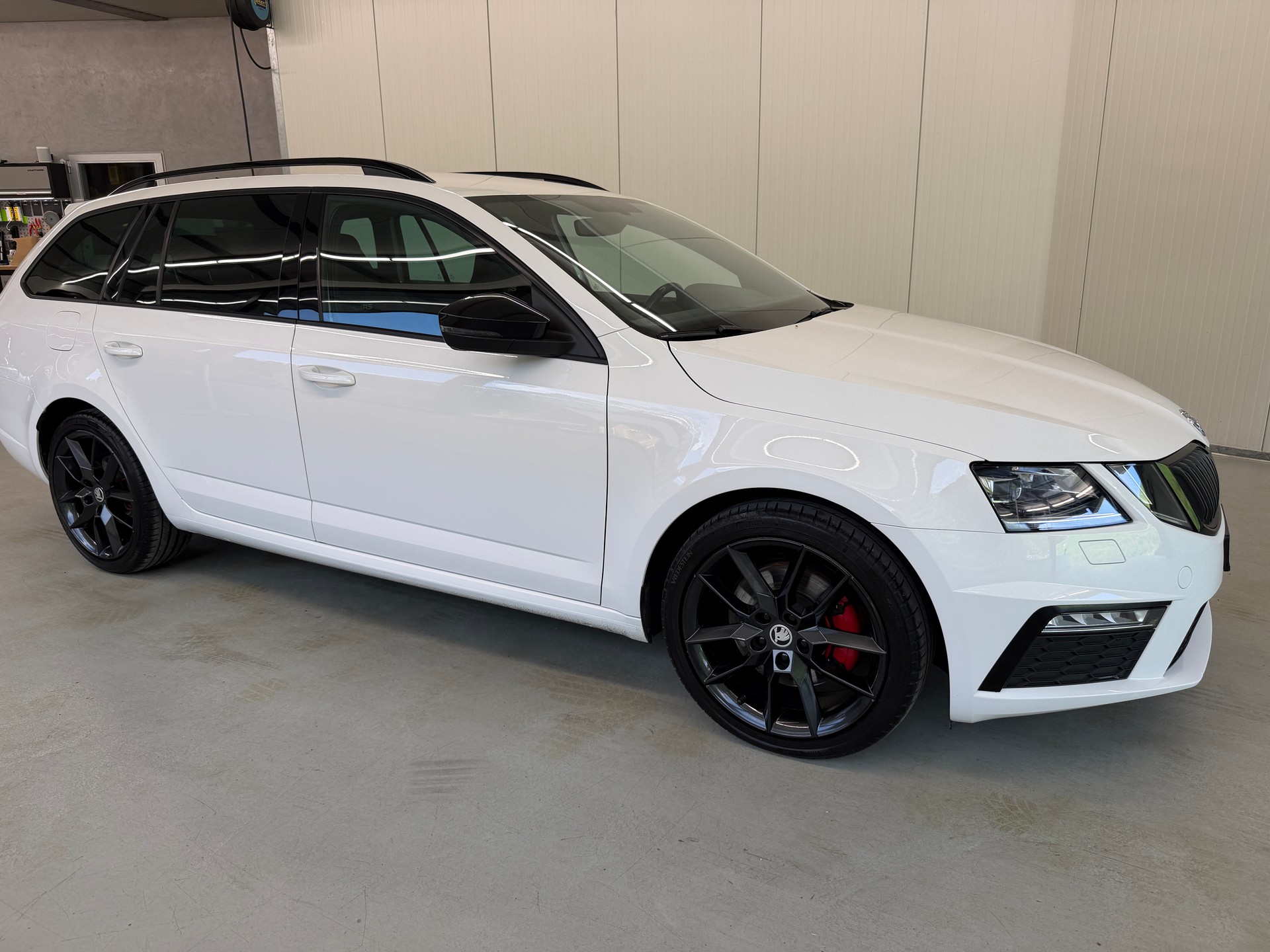 SKODA Octavia Combi 2.0 TDI RS 4x4 DSG-image-1
