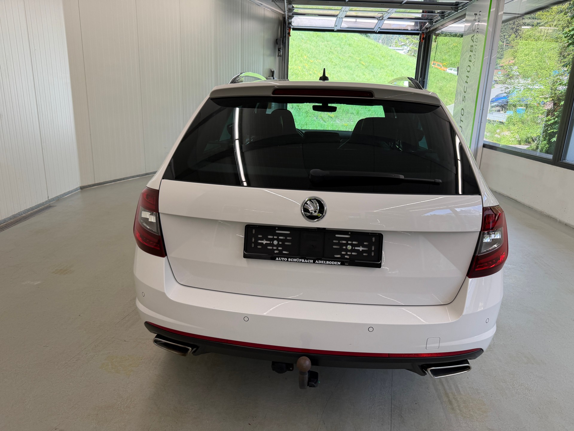 SKODA Octavia Combi 2.0 TDI RS 4x4 DSG-image-3