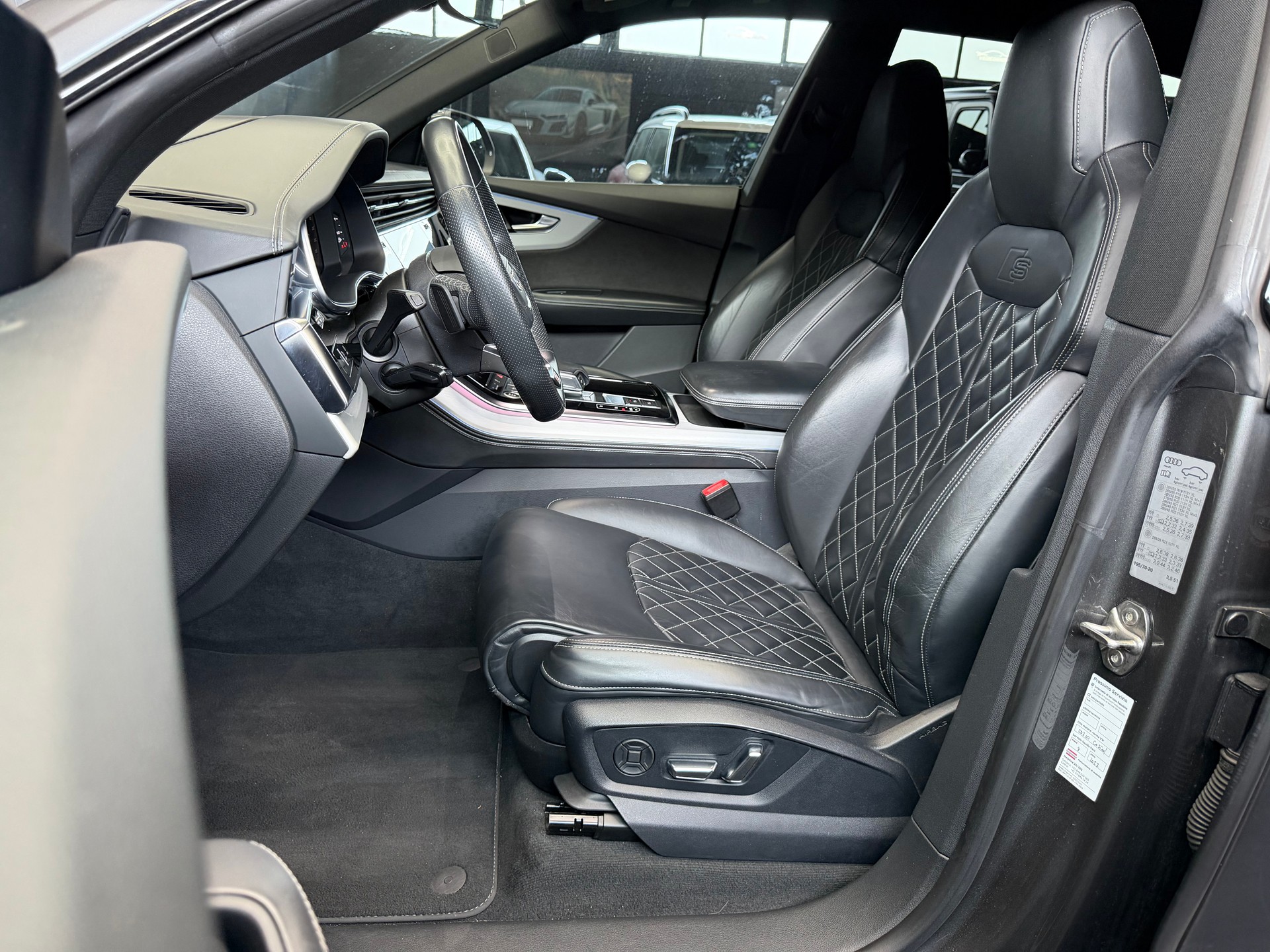 AUDI Q8 50 TDI quattro tiptronic-image-7