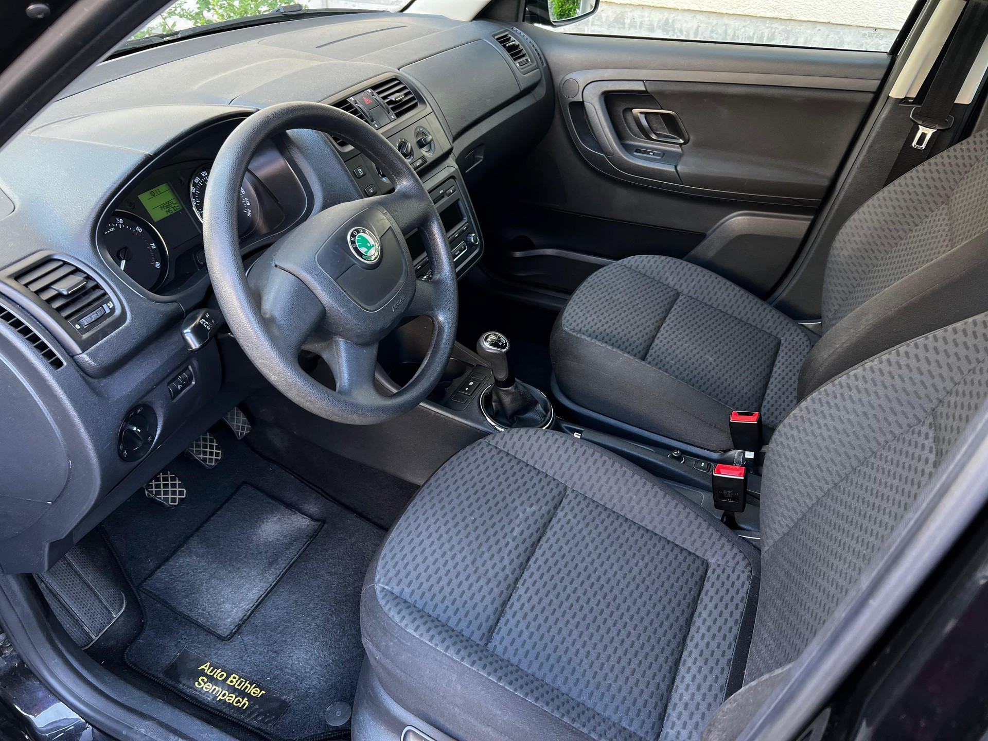 SKODA Fabia 1.2 TSI Ambiente-image-8