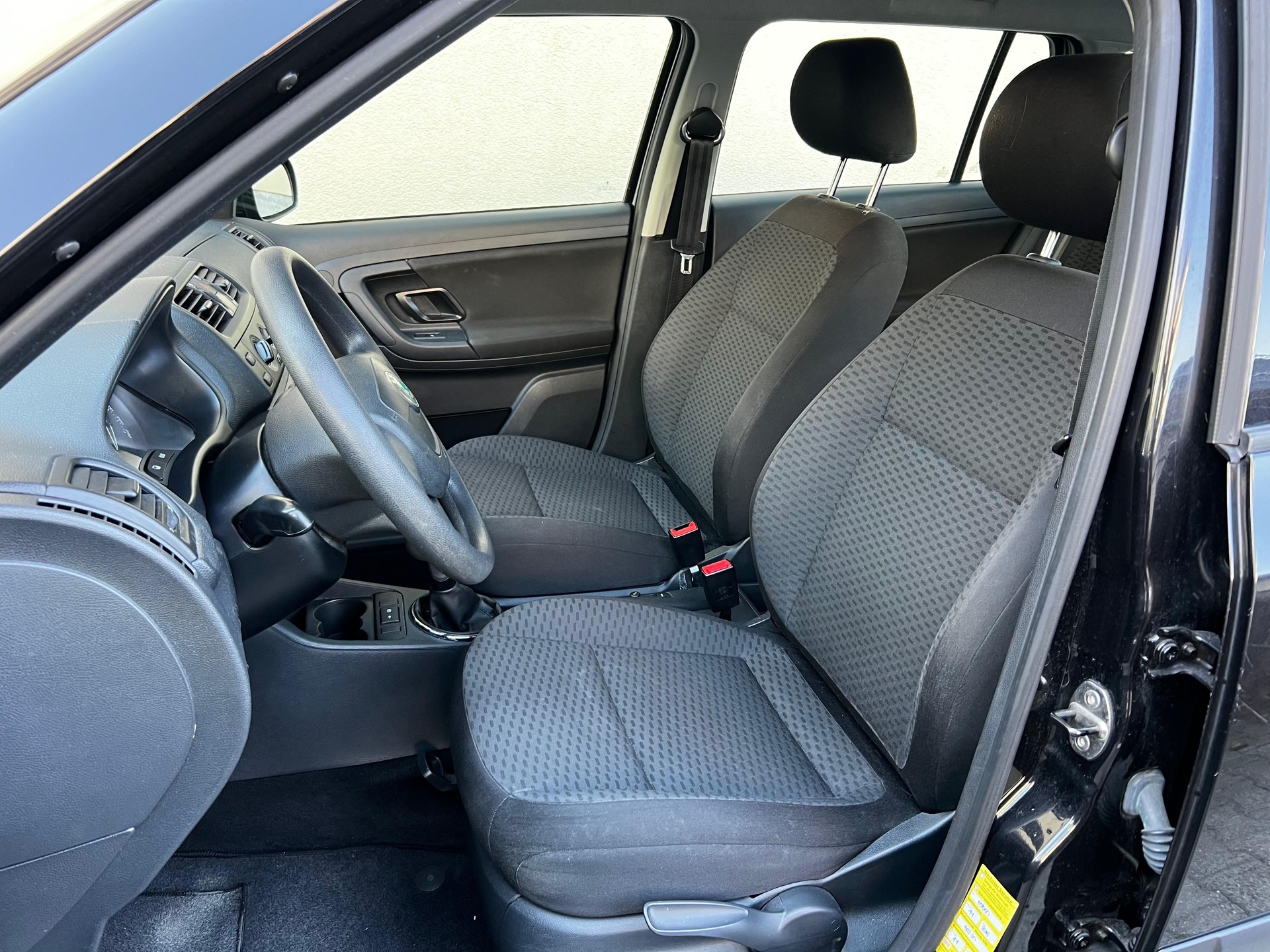 SKODA Fabia 1.2 TSI Ambiente-image-10