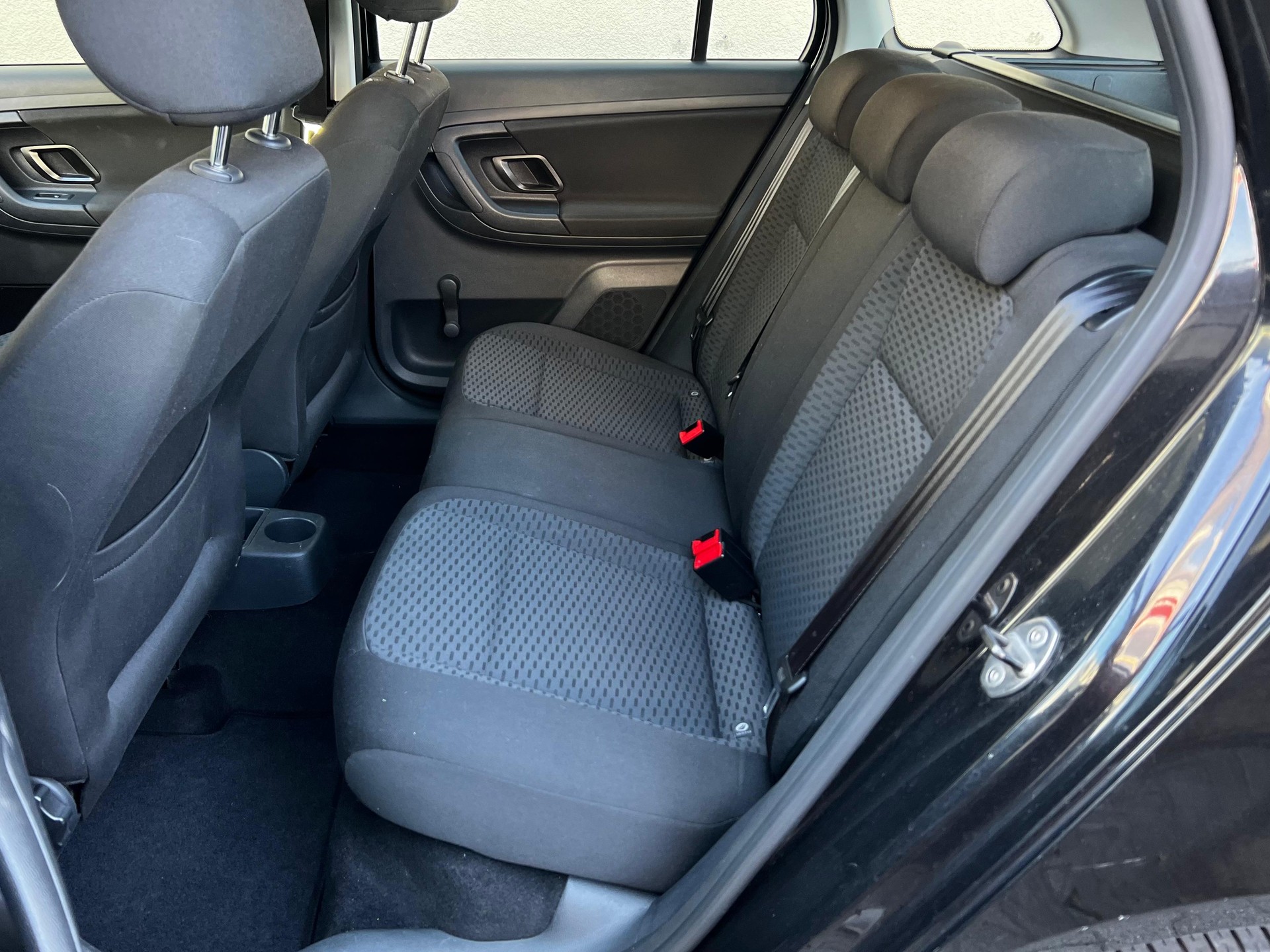 SKODA Fabia 1.2 TSI Ambiente-image-11