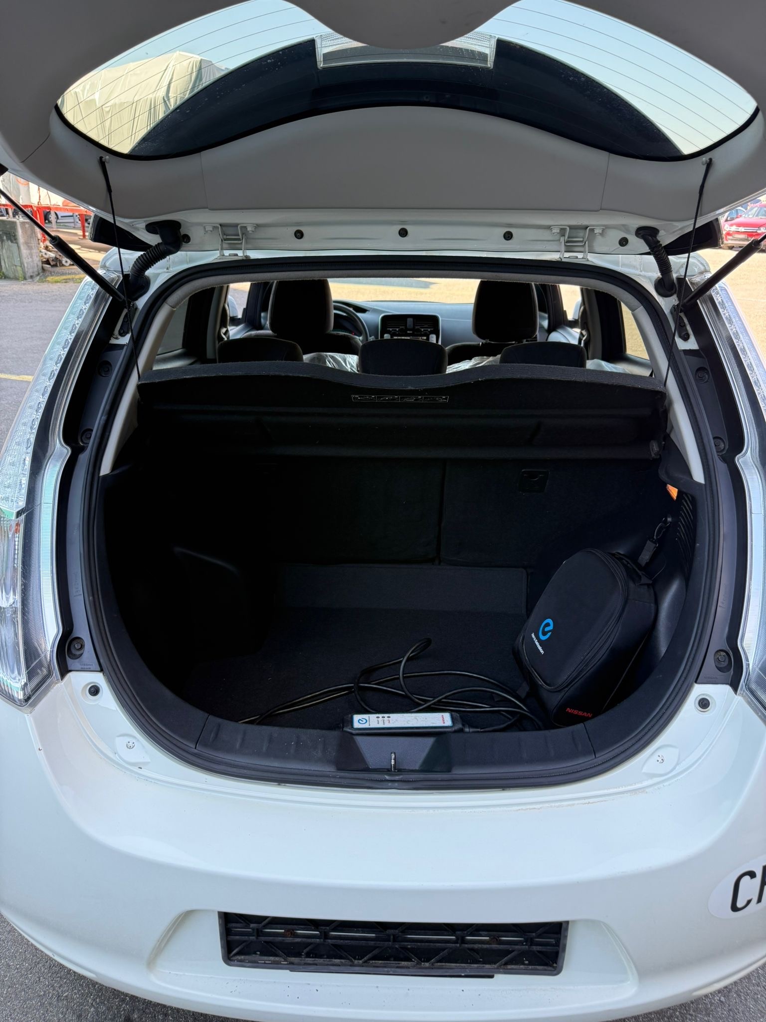 NISSAN Leaf visia 24kWh (incl battery)-image-14