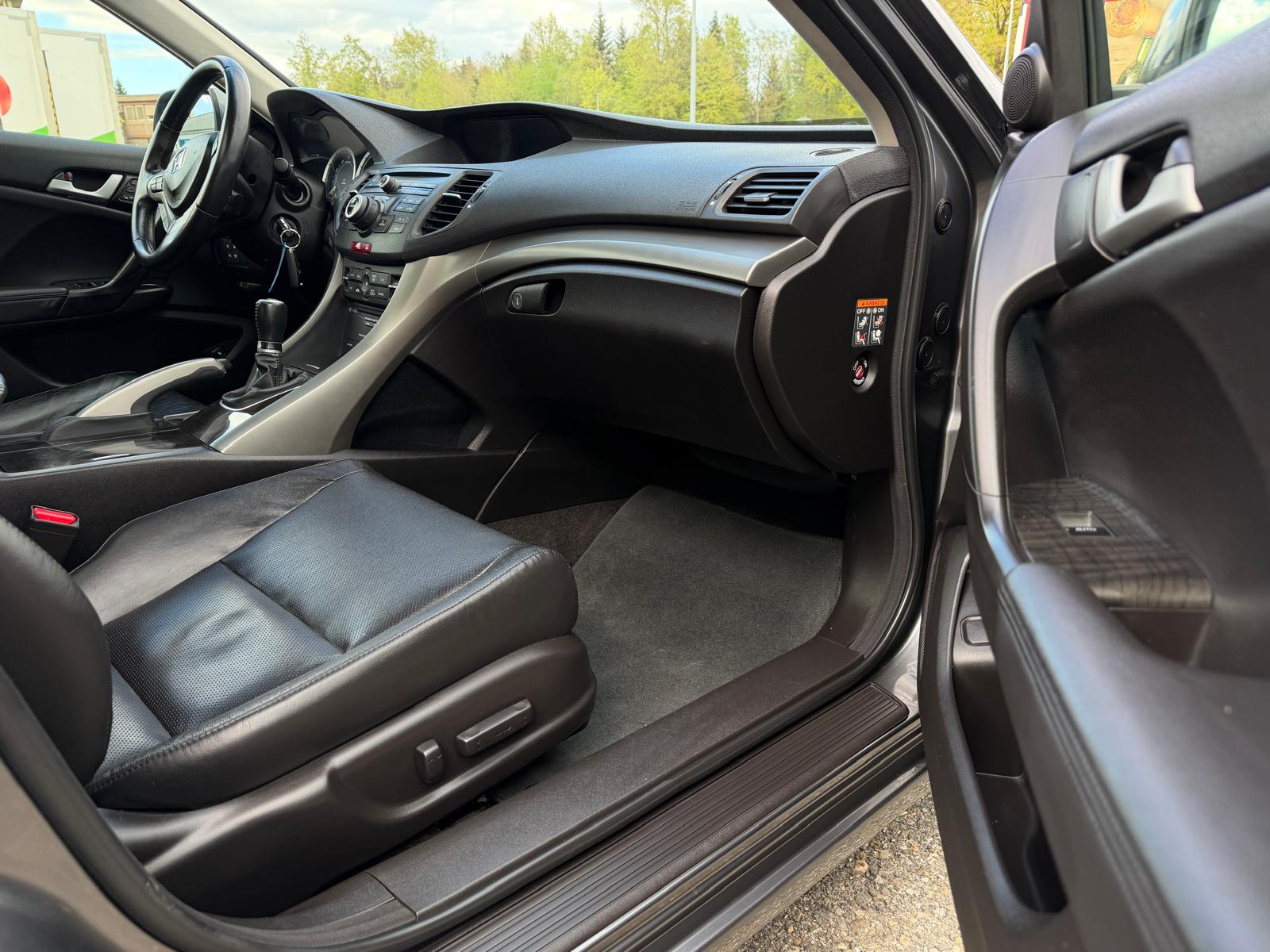 HONDA Accord 2.2 i-CTDi Executive-image-13