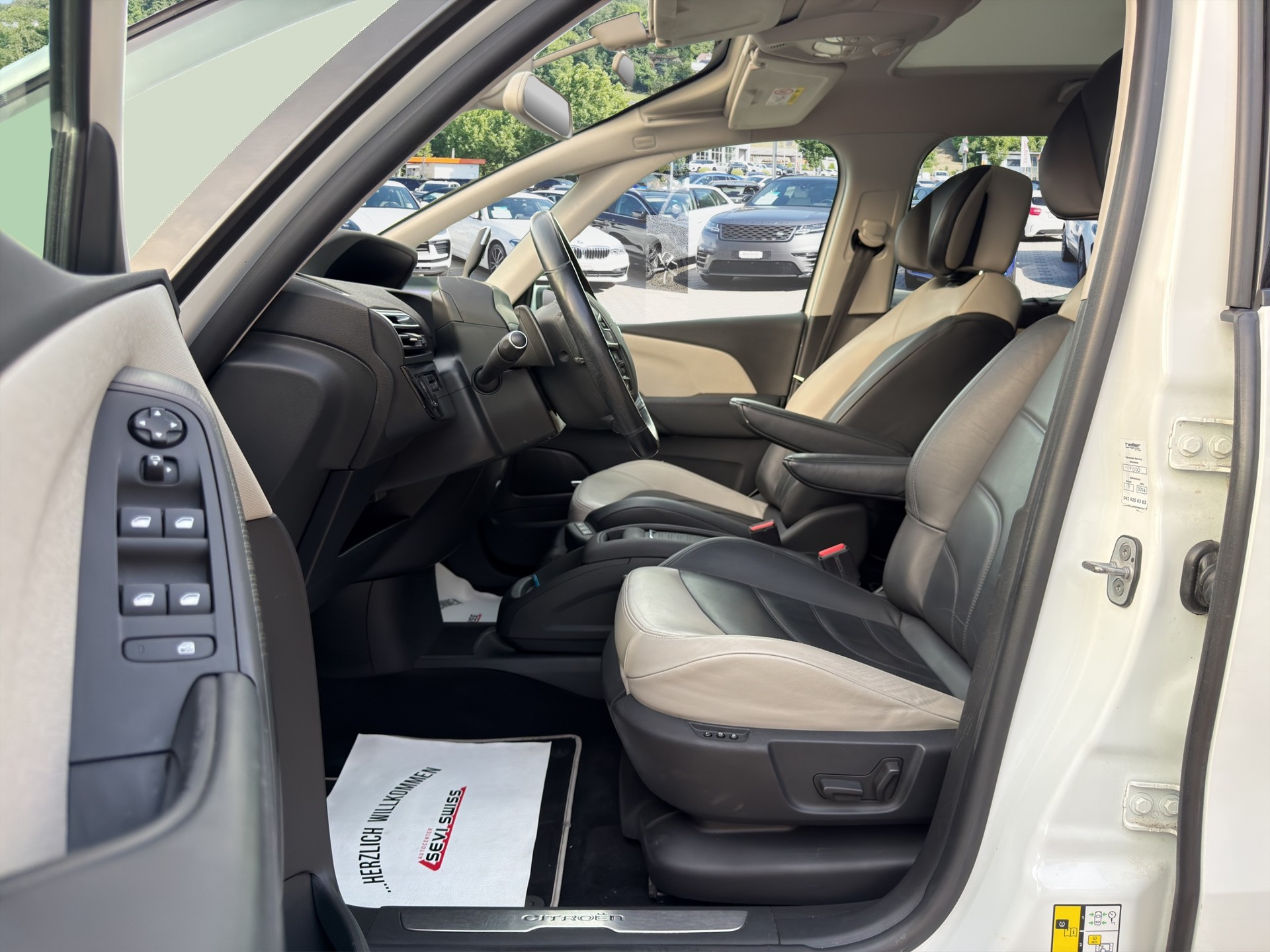 CITROEN Grand C4 Picasso 1.6i 16V THP Shine EAT6*Frisch ab MFK,1 Jahr oder 20'000km Garantie*-image-9