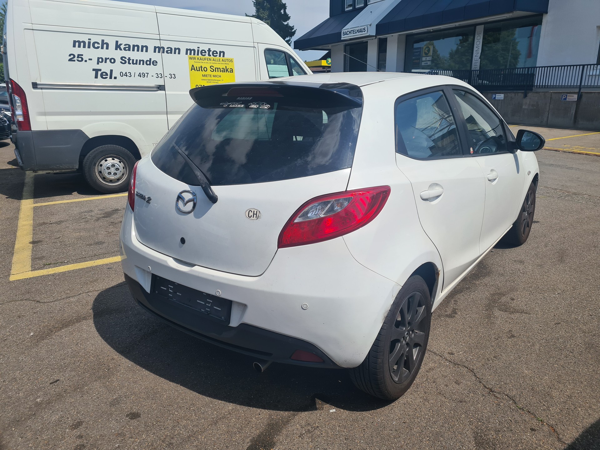 MAZDA 2 1.3i 16V Confort-image-1