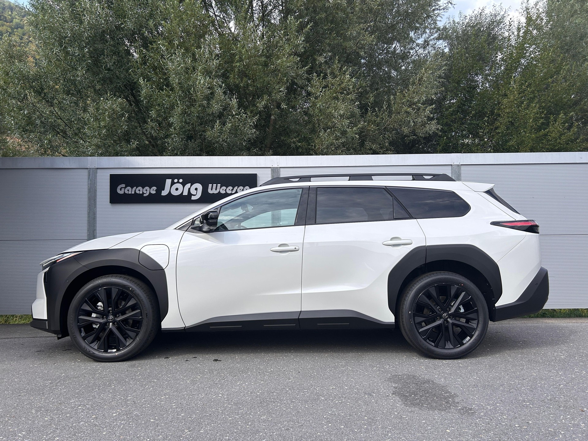 TOYOTA bZ4X Touring Premium AWD-image-2