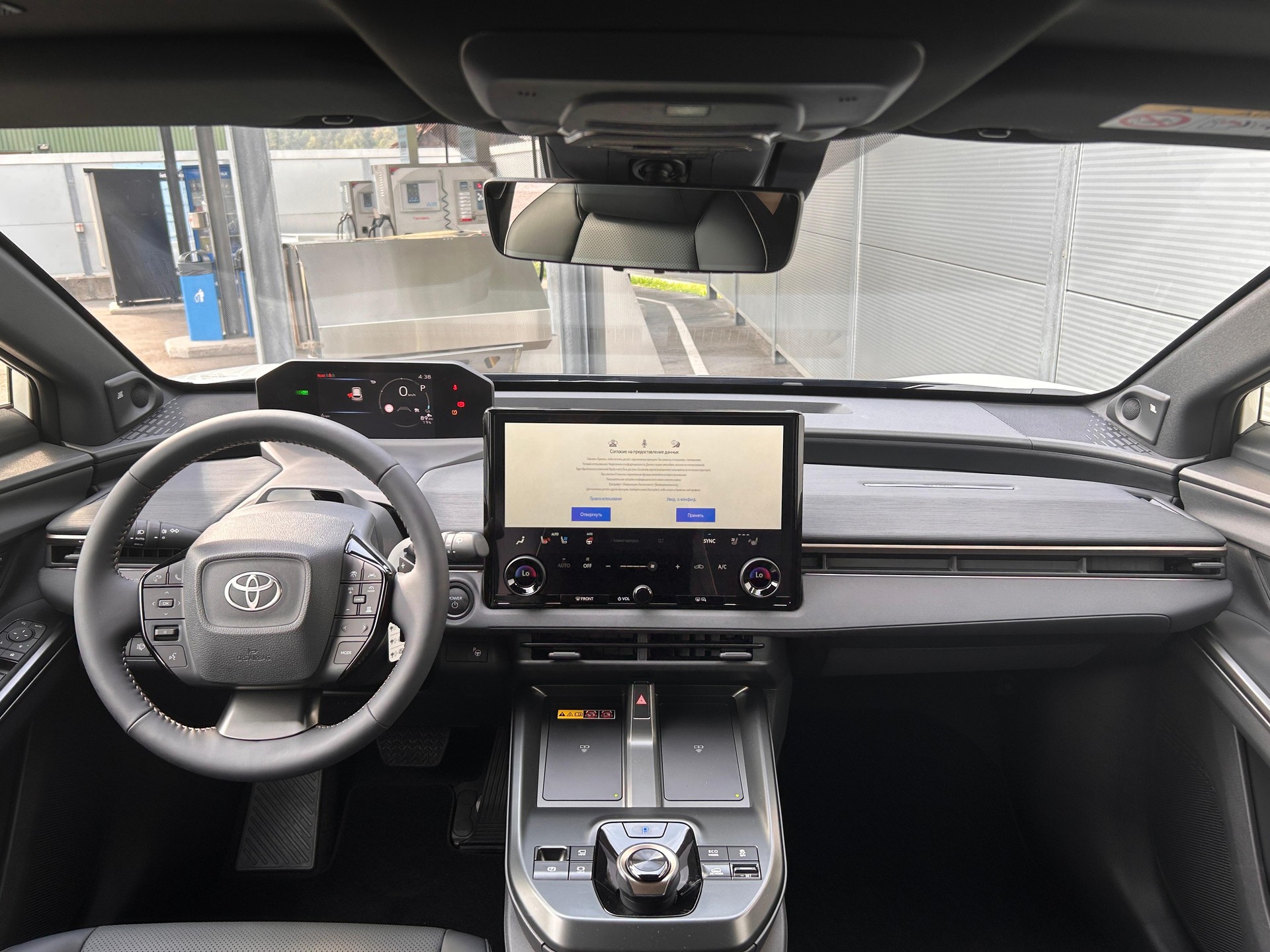 TOYOTA bZ4X Touring Premium AWD-image-5