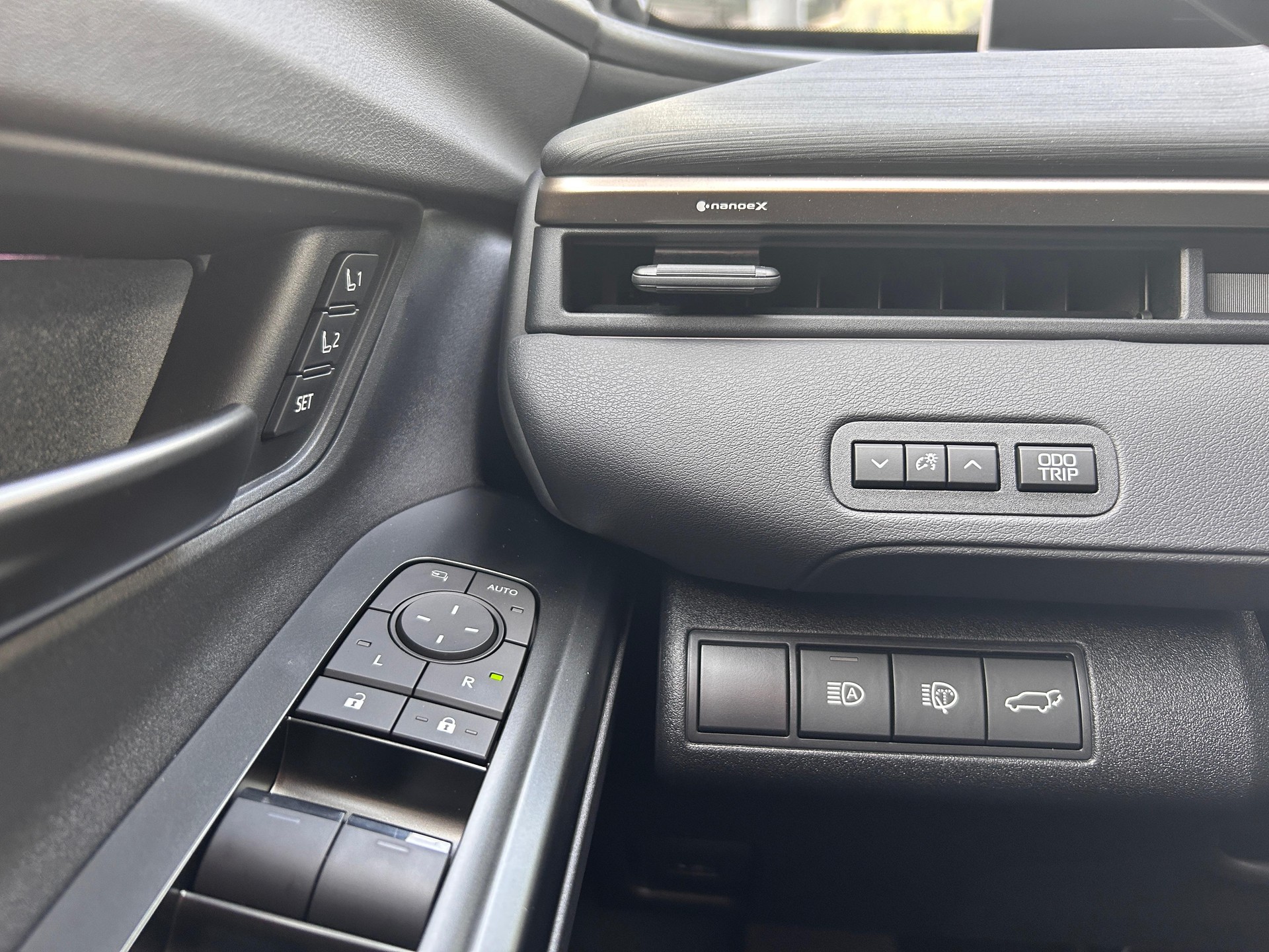 TOYOTA bZ4X Touring Premium AWD-image-12
