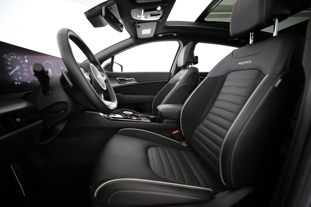 KIA Sportage 1.6 T-GDi PHEV GT-Line-image-2