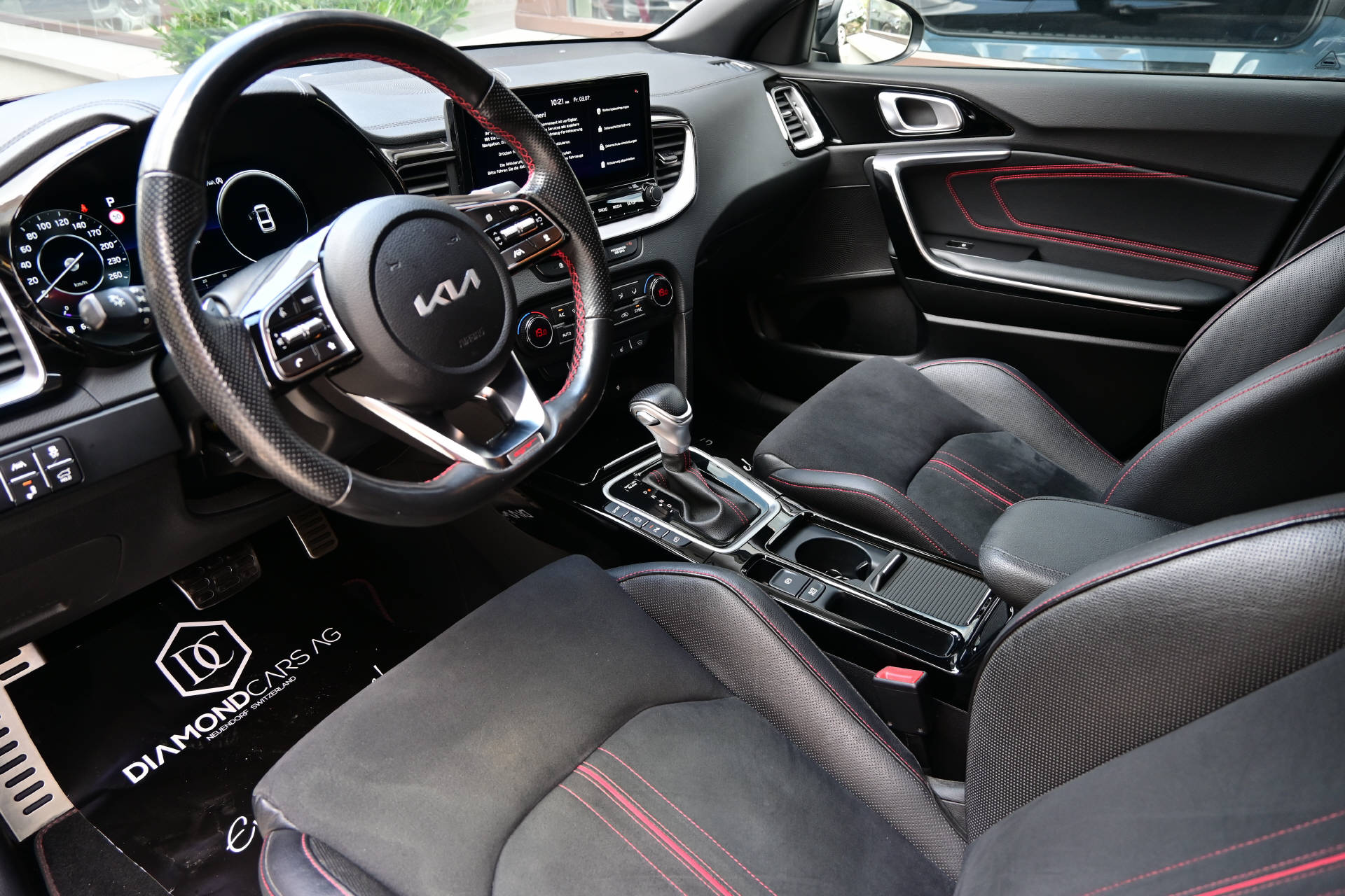 KIA ProCeed 1.6 T-GDi GT *Facelift*-image-11