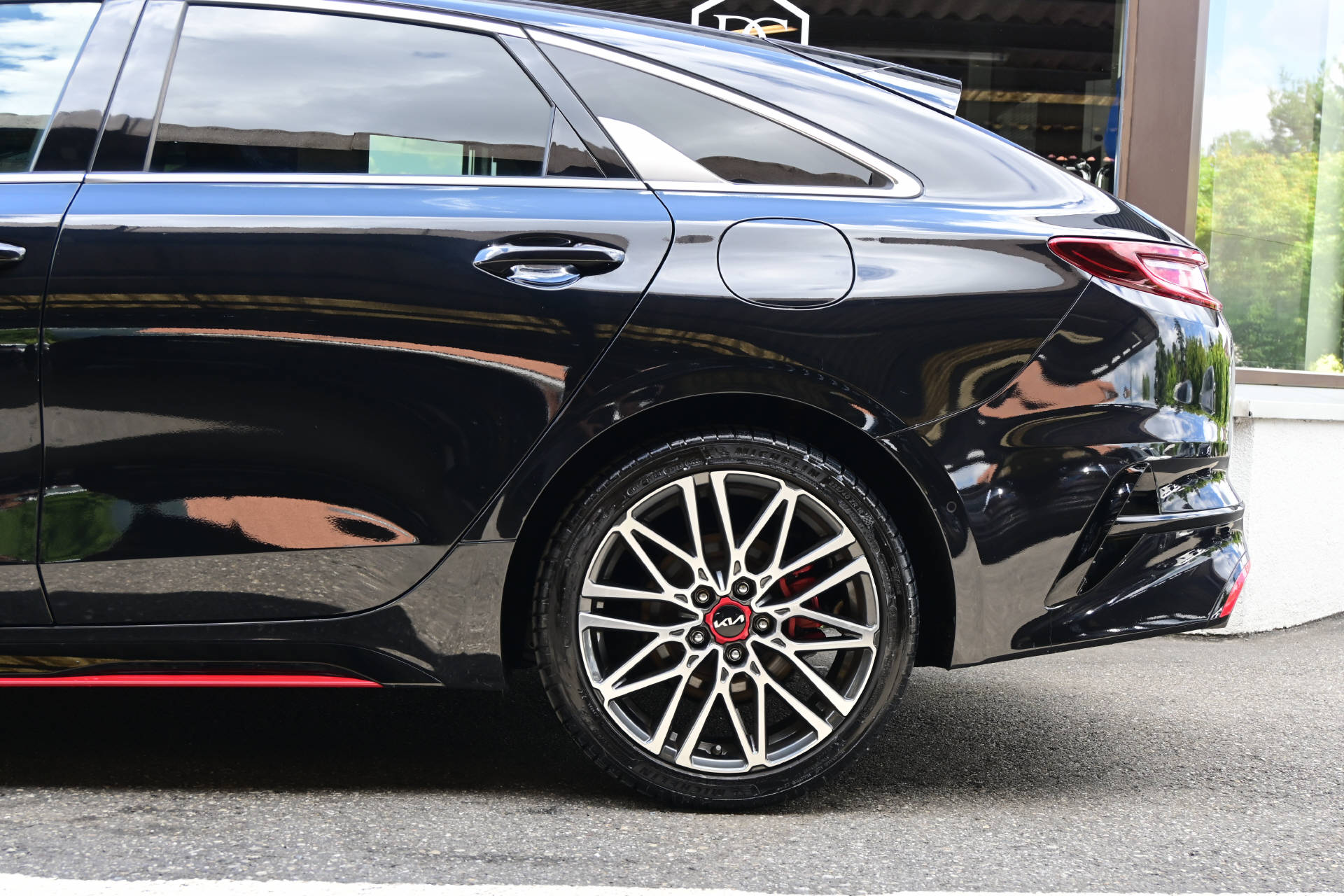 KIA ProCeed 1.6 T-GDi GT *Facelift*-image-4