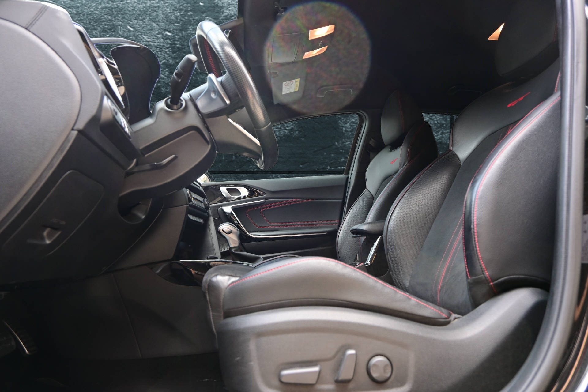KIA ProCeed 1.6 T-GDi GT *Facelift*-image-9