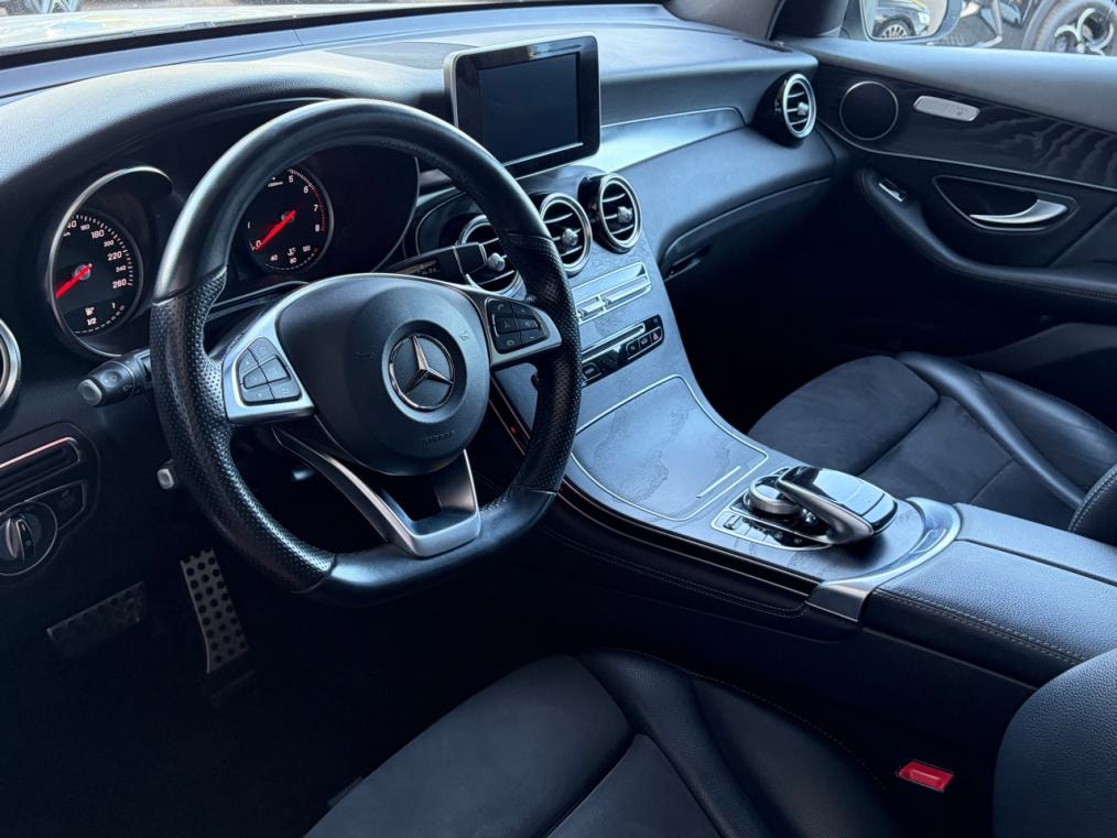 MERCEDES-BENZ GLC 250 AMG Line 4Matic-image-3