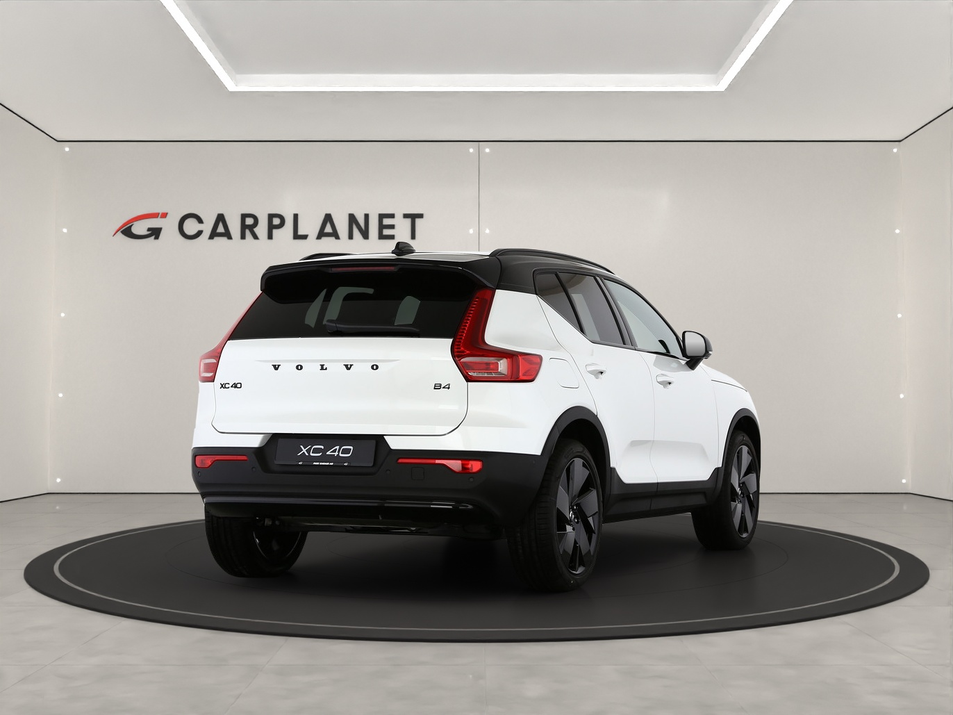 VOLVO XC40 2.0 B4 MH Black Edition-image-2