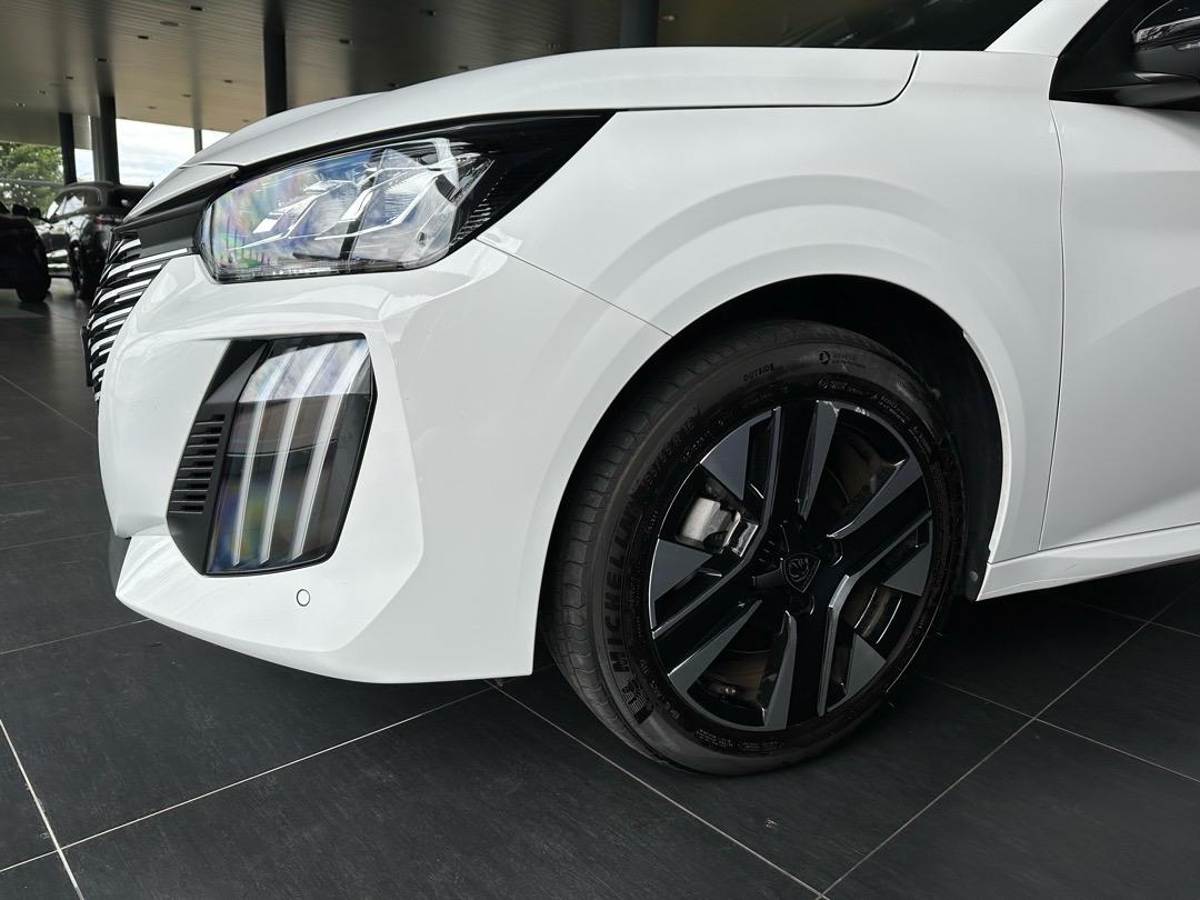 PEUGEOT 208 1.2 MHEV 110 Allure-image-2