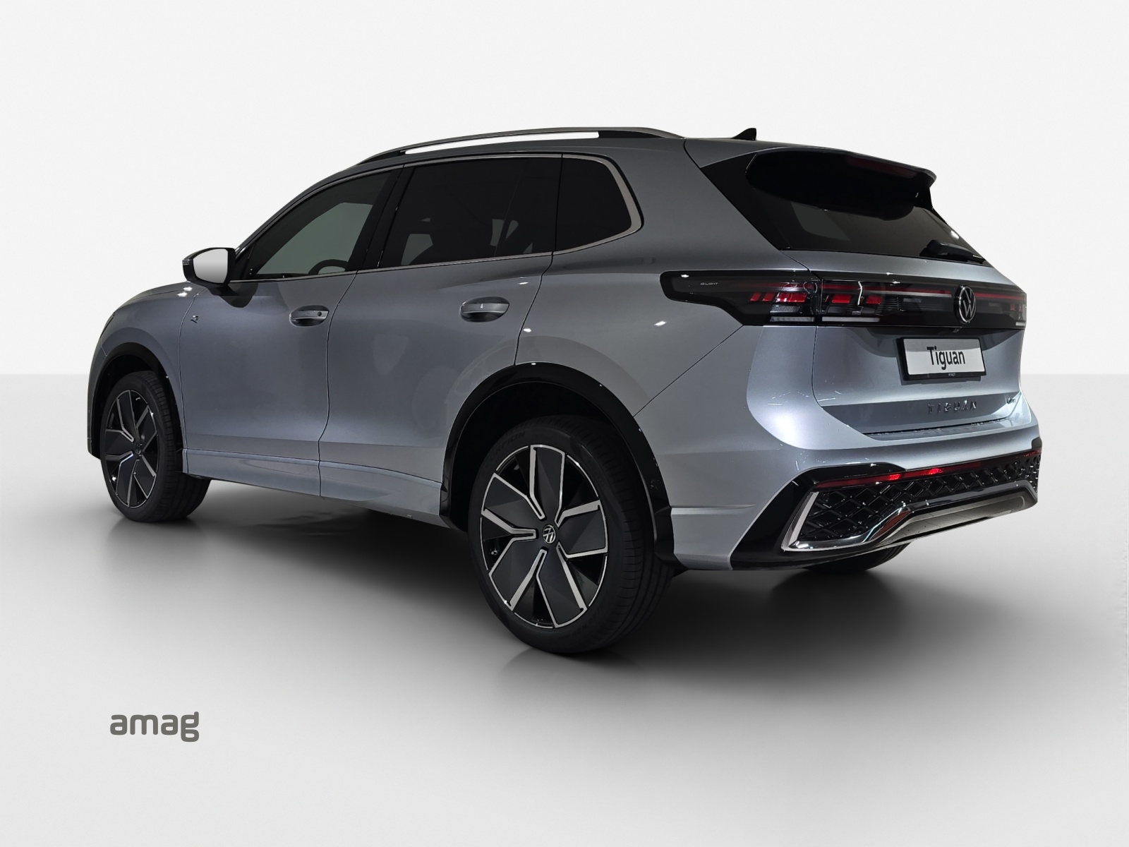 VW Tiguan 2.0 TSI DSG R-Line 4Motion-image-2