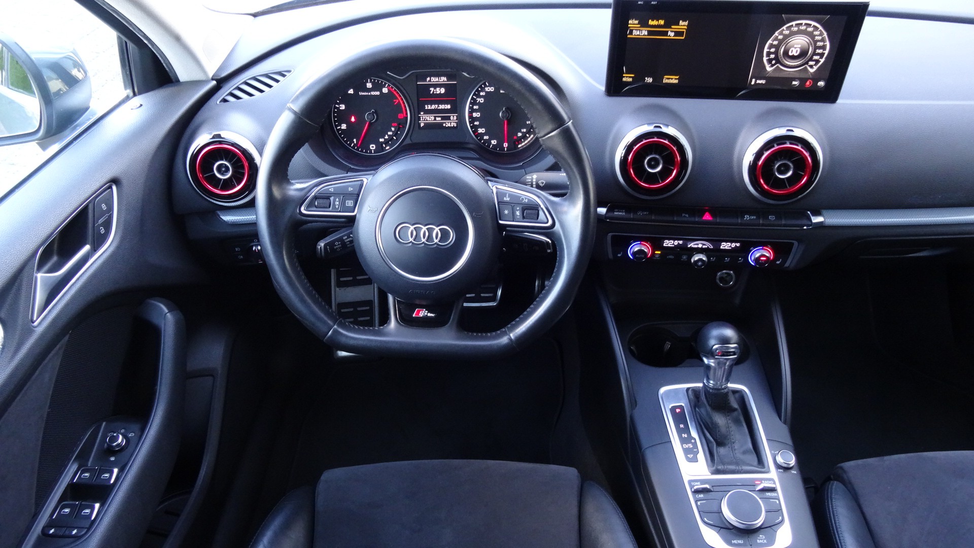 AUDI A3 Limousine 1.4 TFSI Attraction S-tronic-image-15