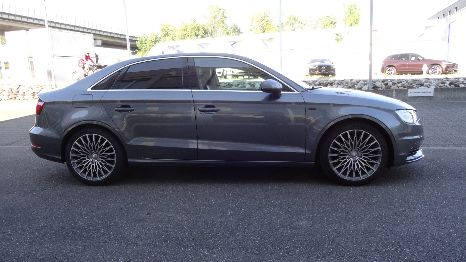 AUDI A3 Limousine 1.4 TFSI Attraction S-tronic-image-2
