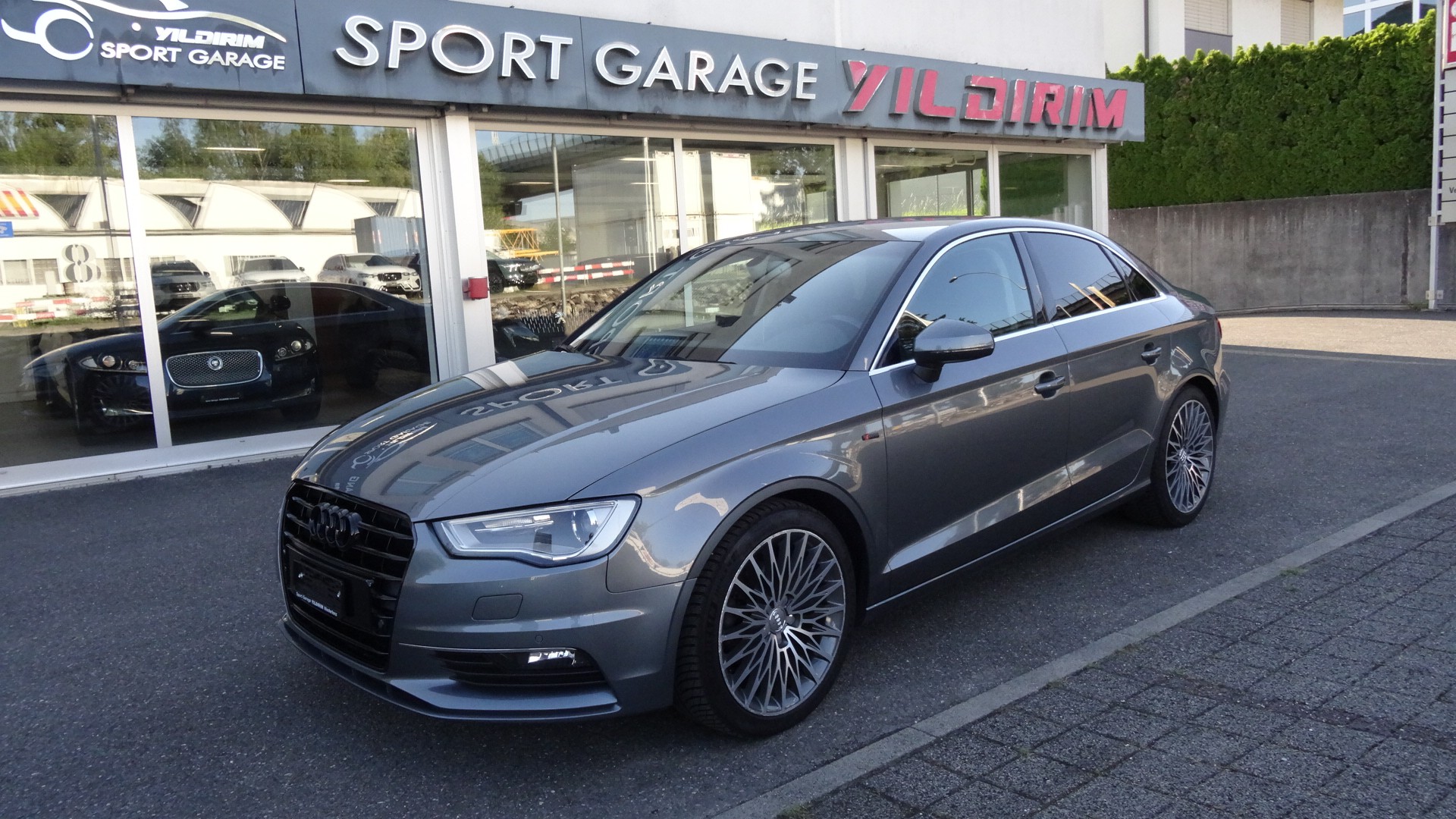 AUDI A3 Limousine 1.4 TFSI Attraction S-tronic-image-0