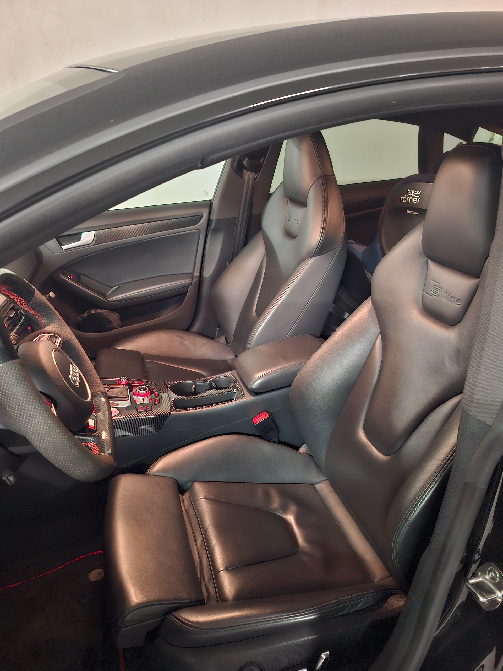 AUDI 2.0 TFSI 225 quattro S-Tronic-image-2