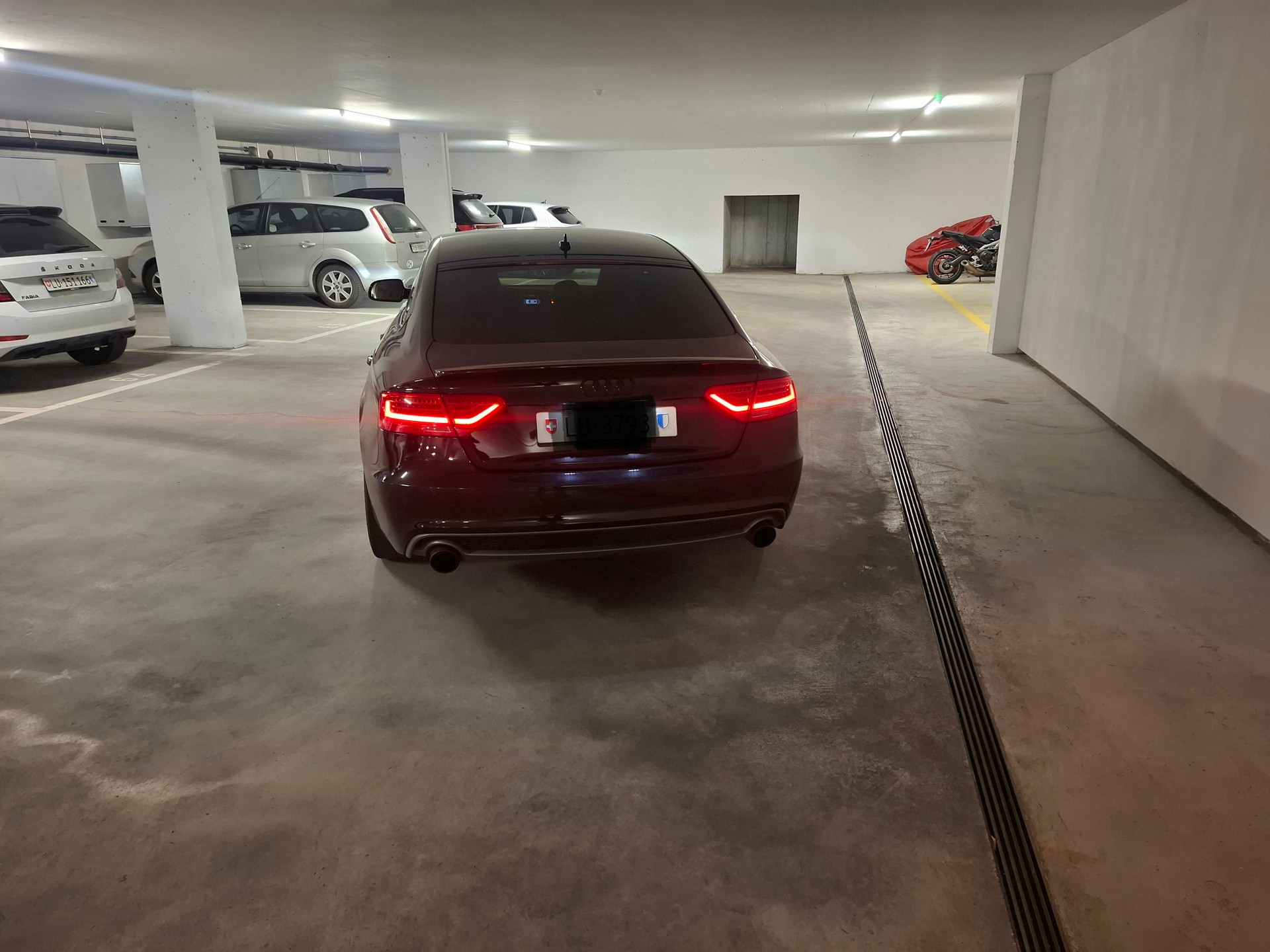 AUDI 2.0 TFSI 225 quattro S-Tronic-image-3