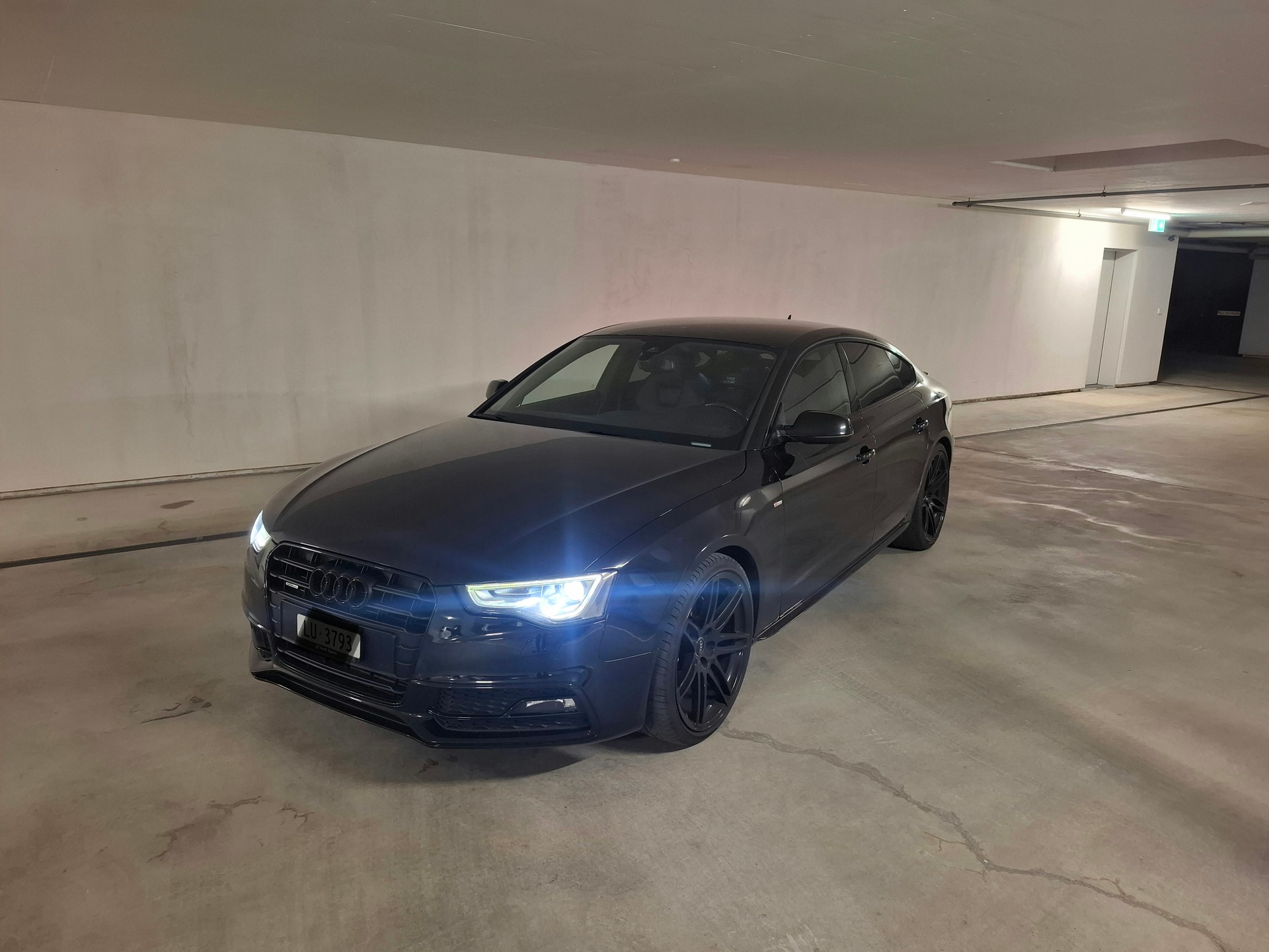 AUDI 2.0 TFSI 225 quattro S-Tronic-image-0