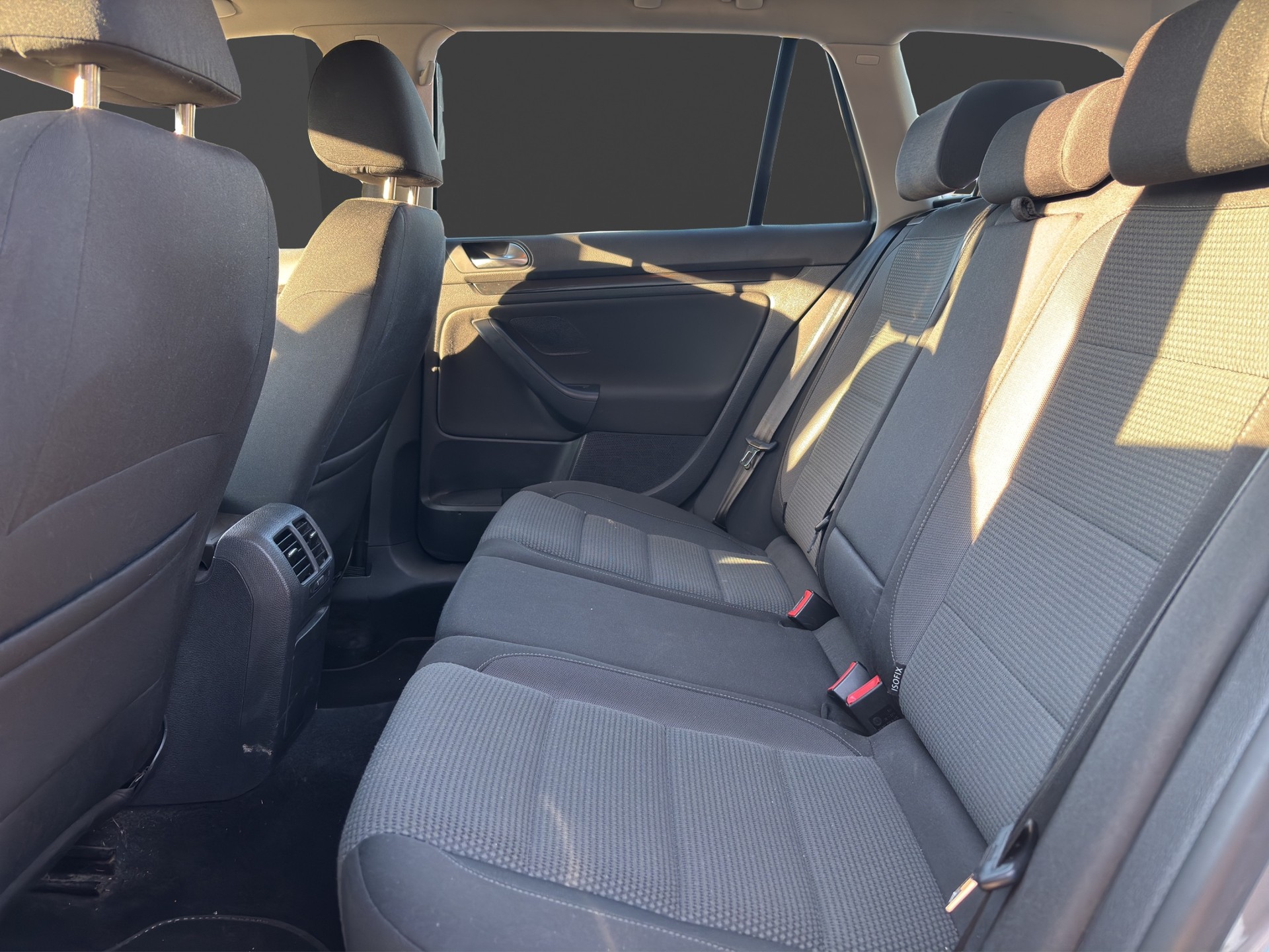 VW Golf Variant 1.6 TDI Comfortline 4Motion-image-11