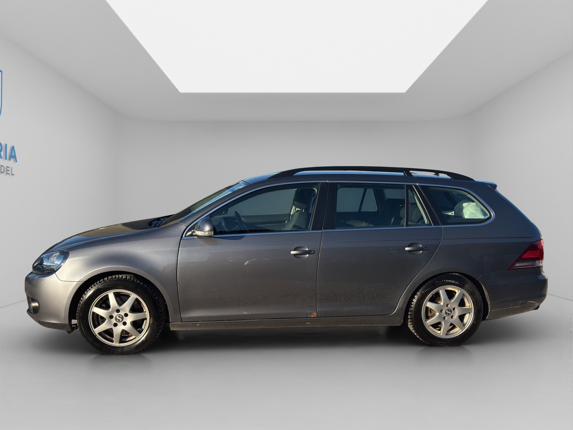 VW Golf Variant 1.6 TDI Comfortline 4Motion-image-1