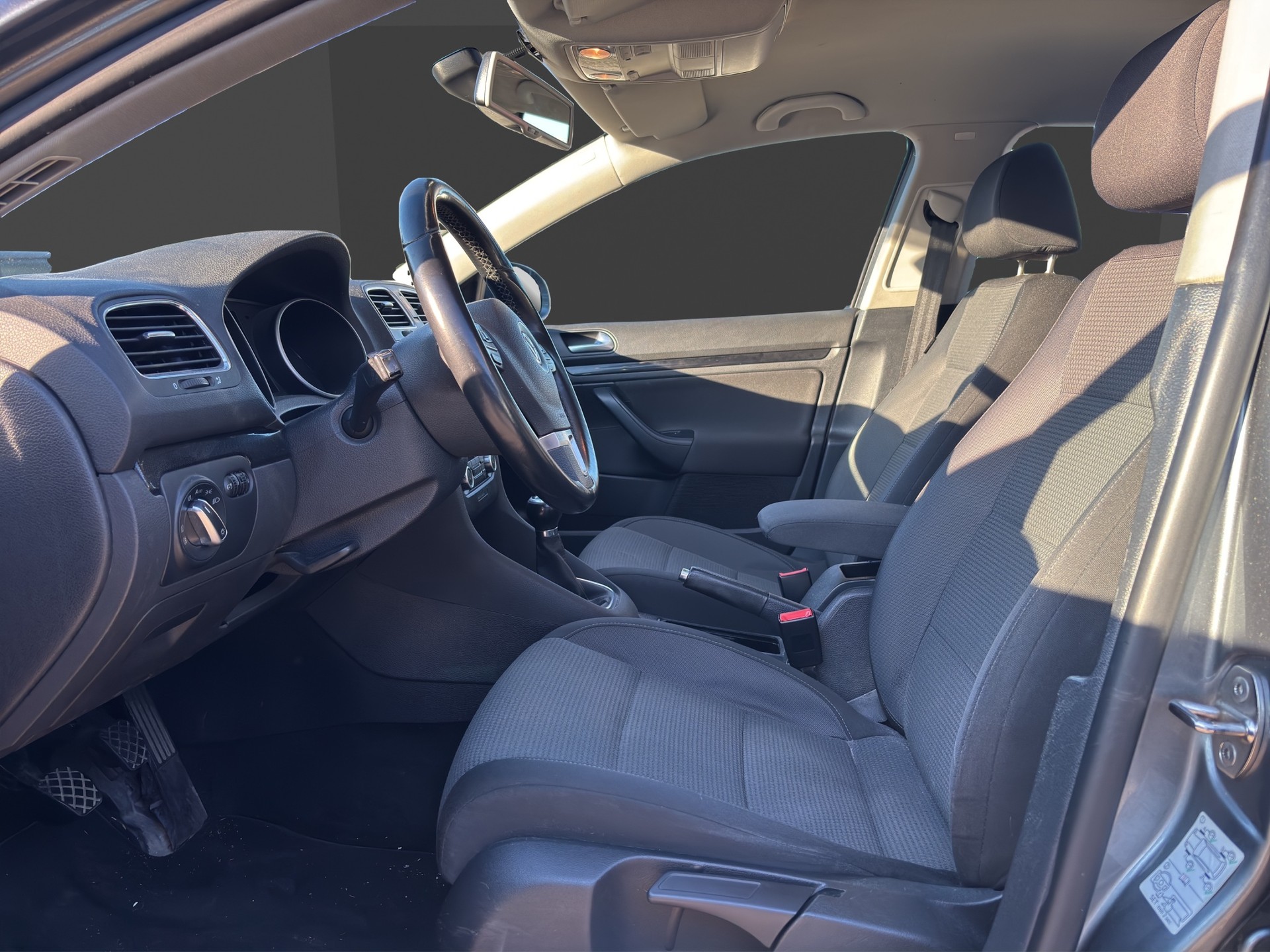 VW Golf Variant 1.6 TDI Comfortline 4Motion-image-9