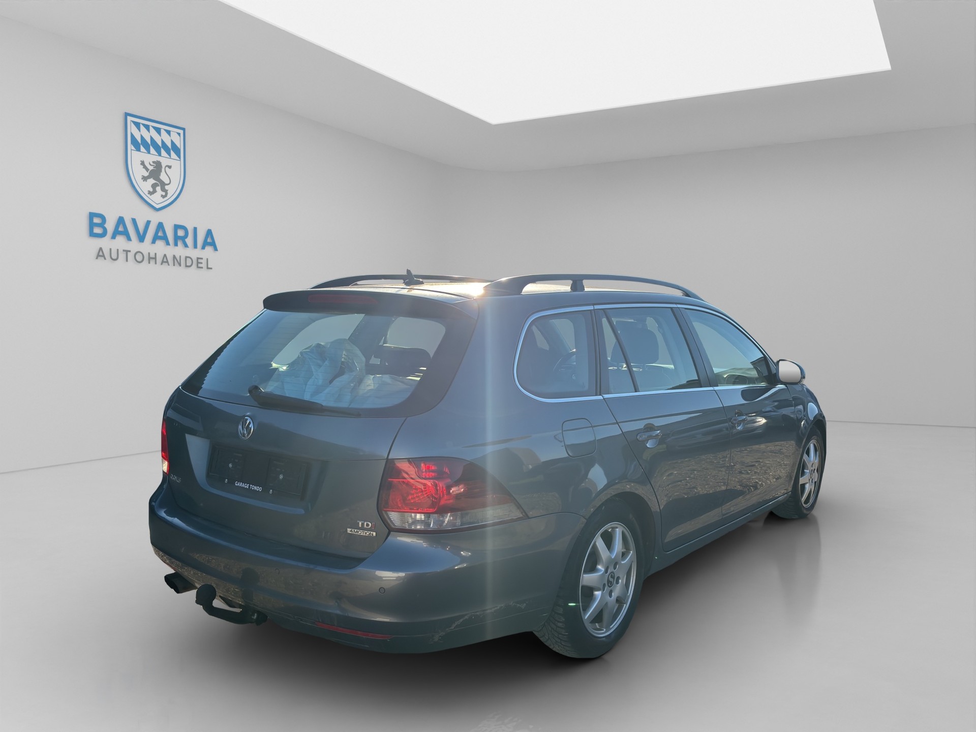 VW Golf Variant 1.6 TDI Comfortline 4Motion-image-4