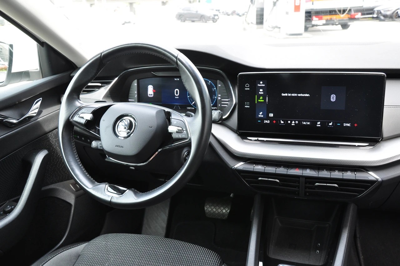 SKODA Octavia Combi 2.0 TDI DSG Ambition 4x4-image-21