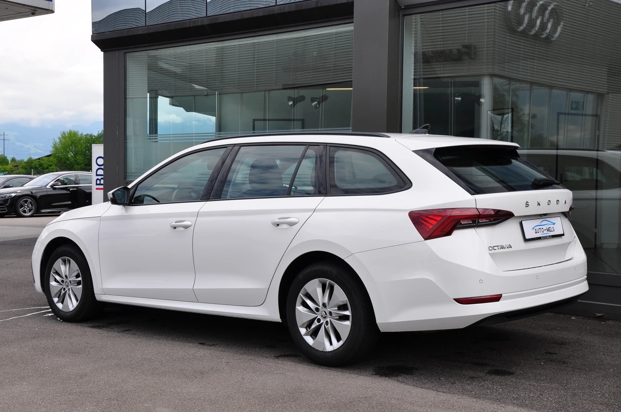 SKODA Octavia Combi 2.0 TDI DSG Ambition 4x4-image-5