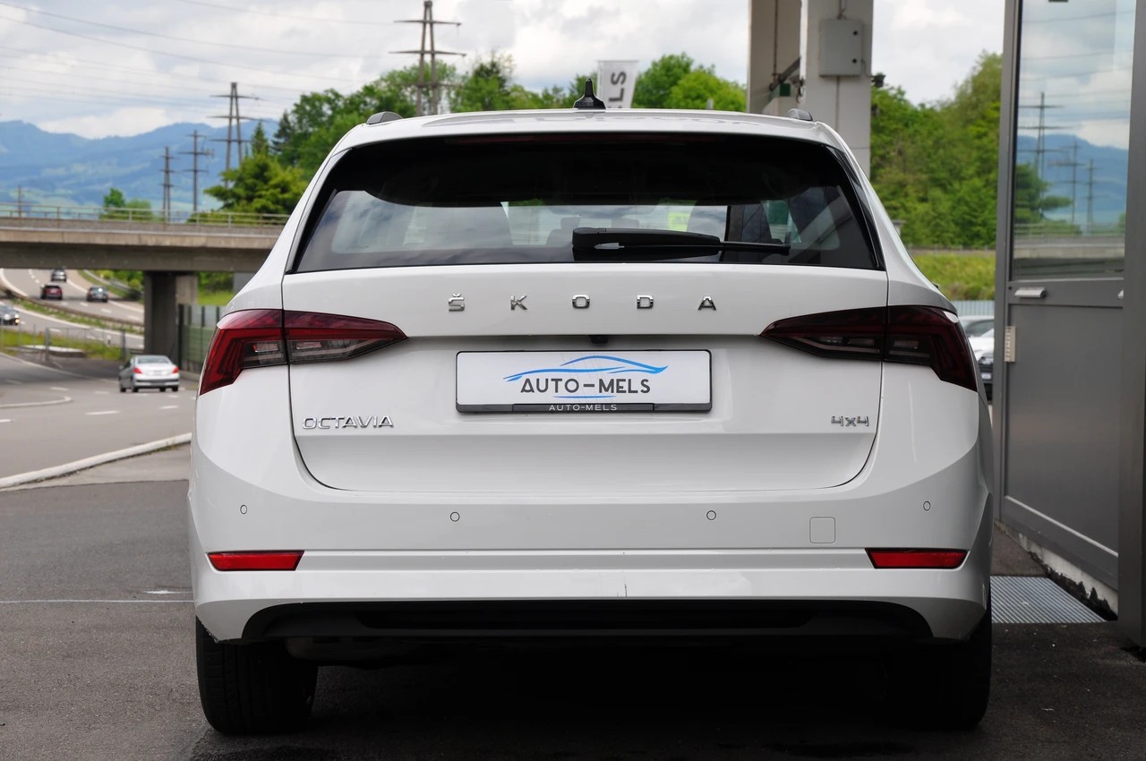 SKODA Octavia Combi 2.0 TDI DSG Ambition 4x4-image-8