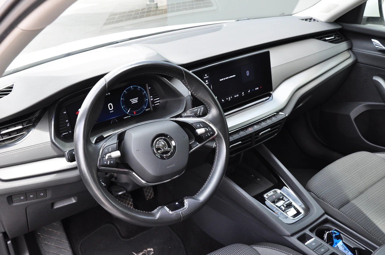 SKODA Octavia Combi 2.0 TDI DSG Ambition 4x4-image-14