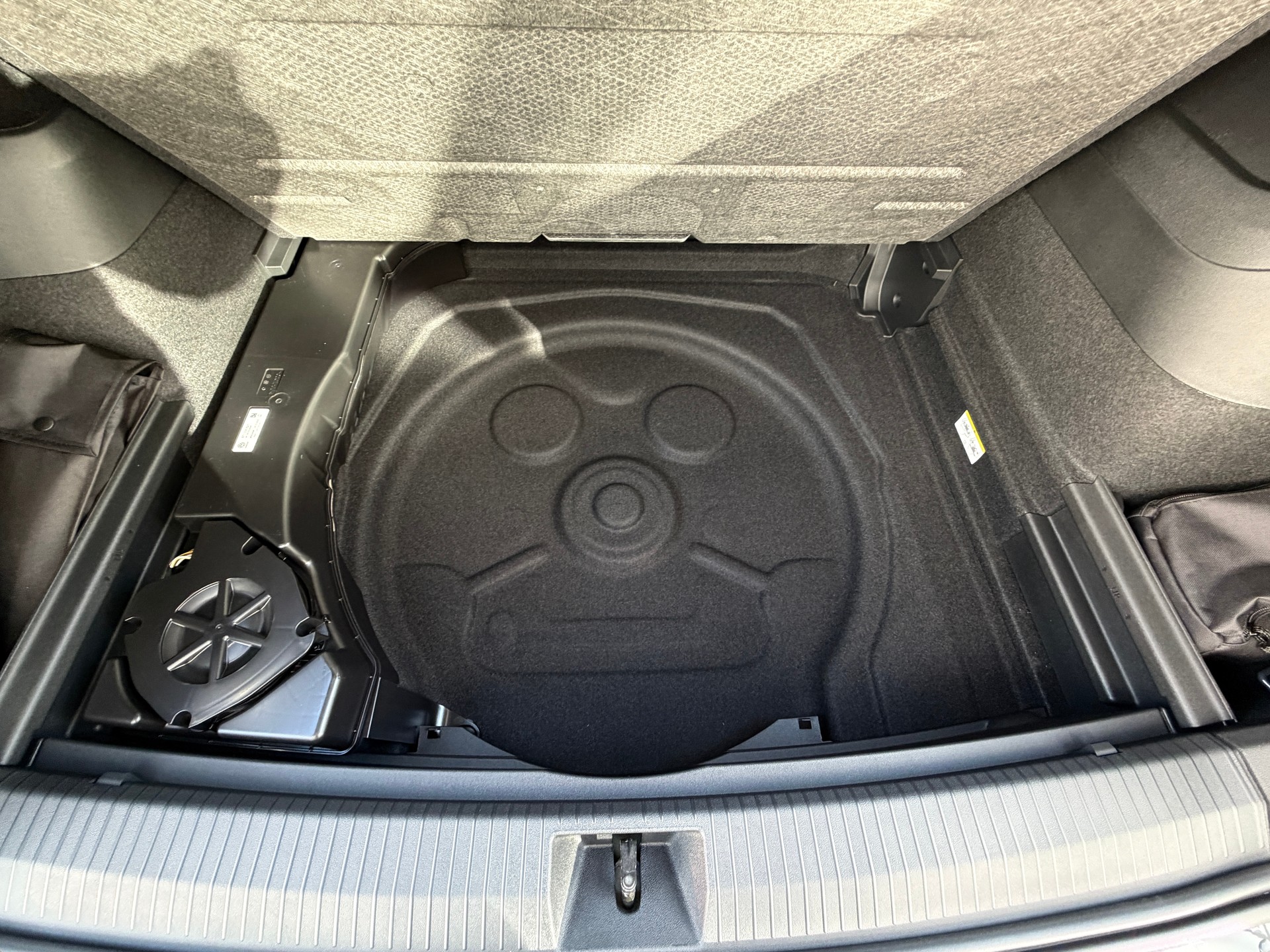 VW Tiguan 2.0 TSI DSG R-Line 4Motion-image-25