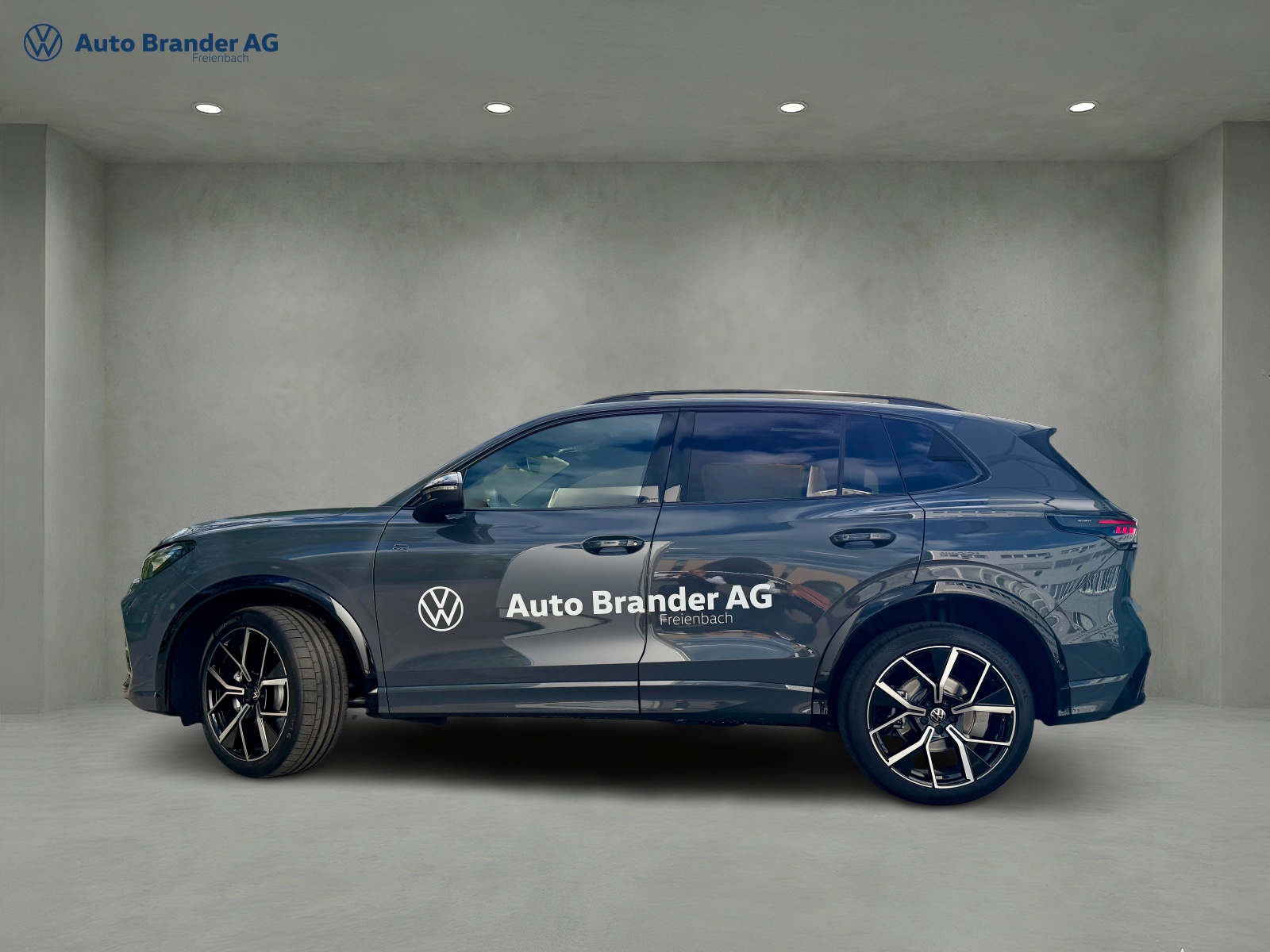 VW Tiguan 2.0 TSI DSG R-Line 4Motion-image-3