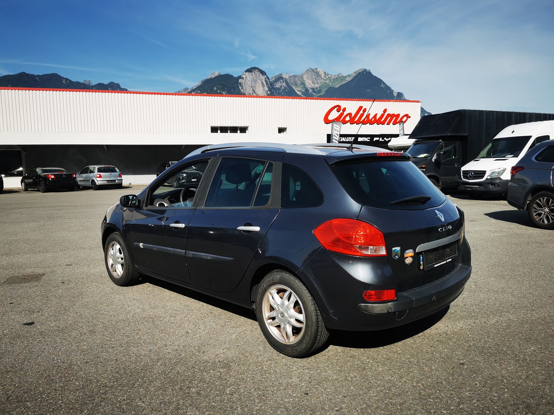 RENAULT Clio Grandtour 1.2 16V Turbo Dynamique-image-4