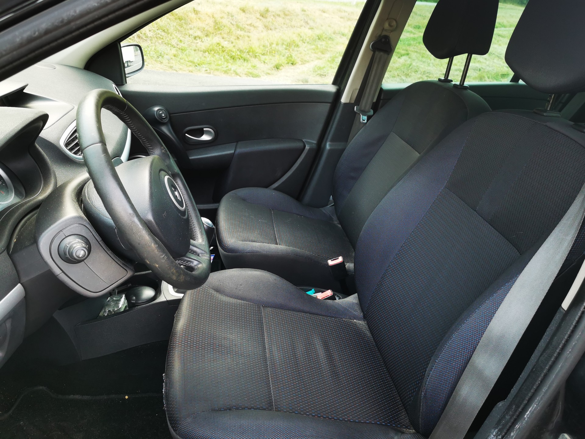 RENAULT Clio Grandtour 1.2 16V Turbo Dynamique-image-9