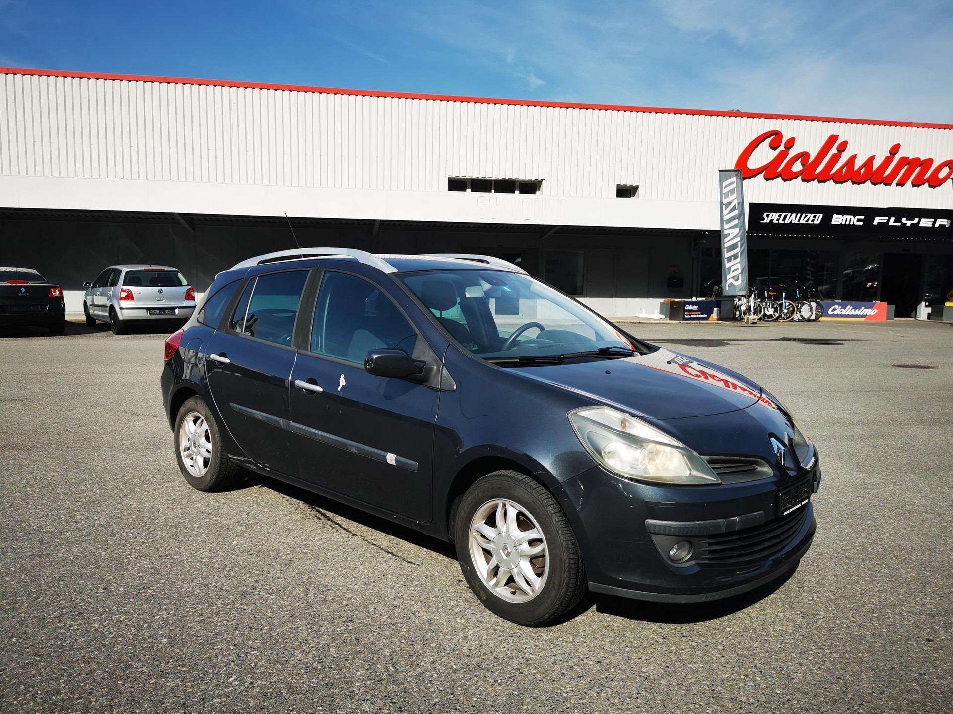 RENAULT Clio Grandtour 1.2 16V Turbo Dynamique-image-0