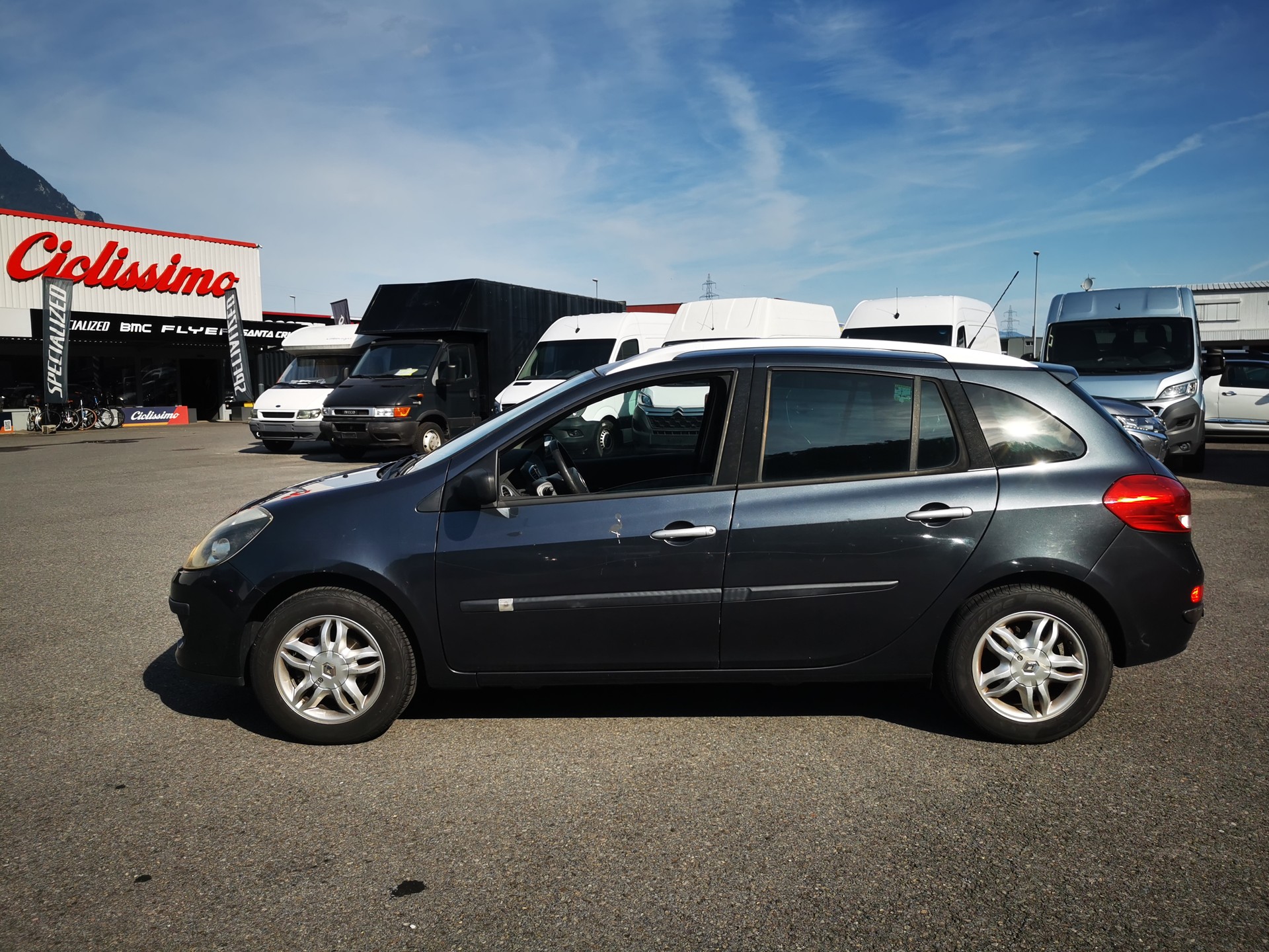 RENAULT Clio Grandtour 1.2 16V Turbo Dynamique-image-3